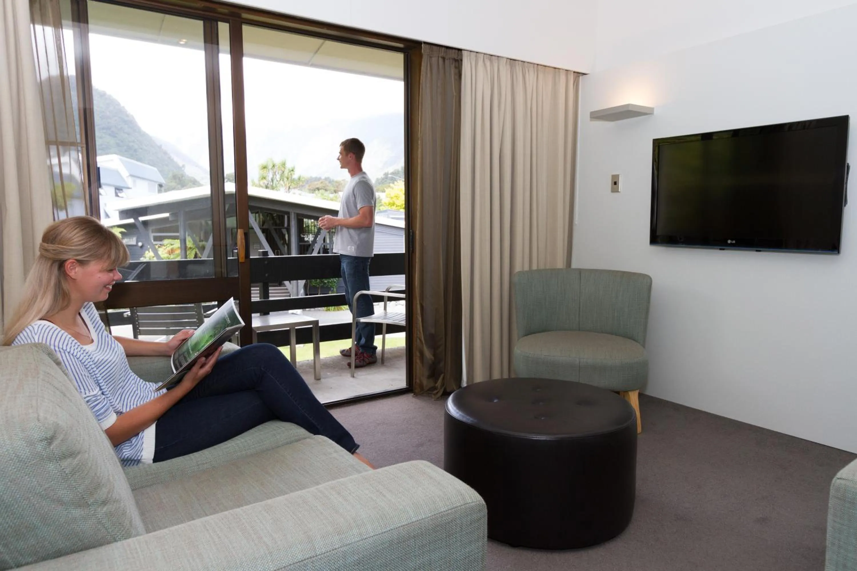 Living room in Scenic Hotel Franz Josef Glacier