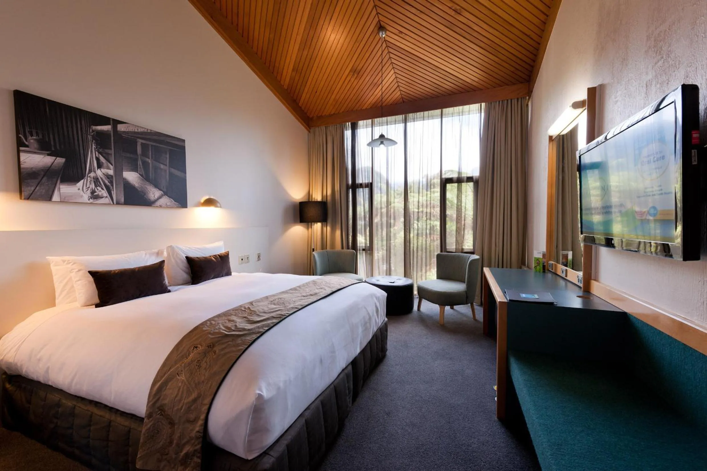 Bed in Scenic Hotel Franz Josef Glacier