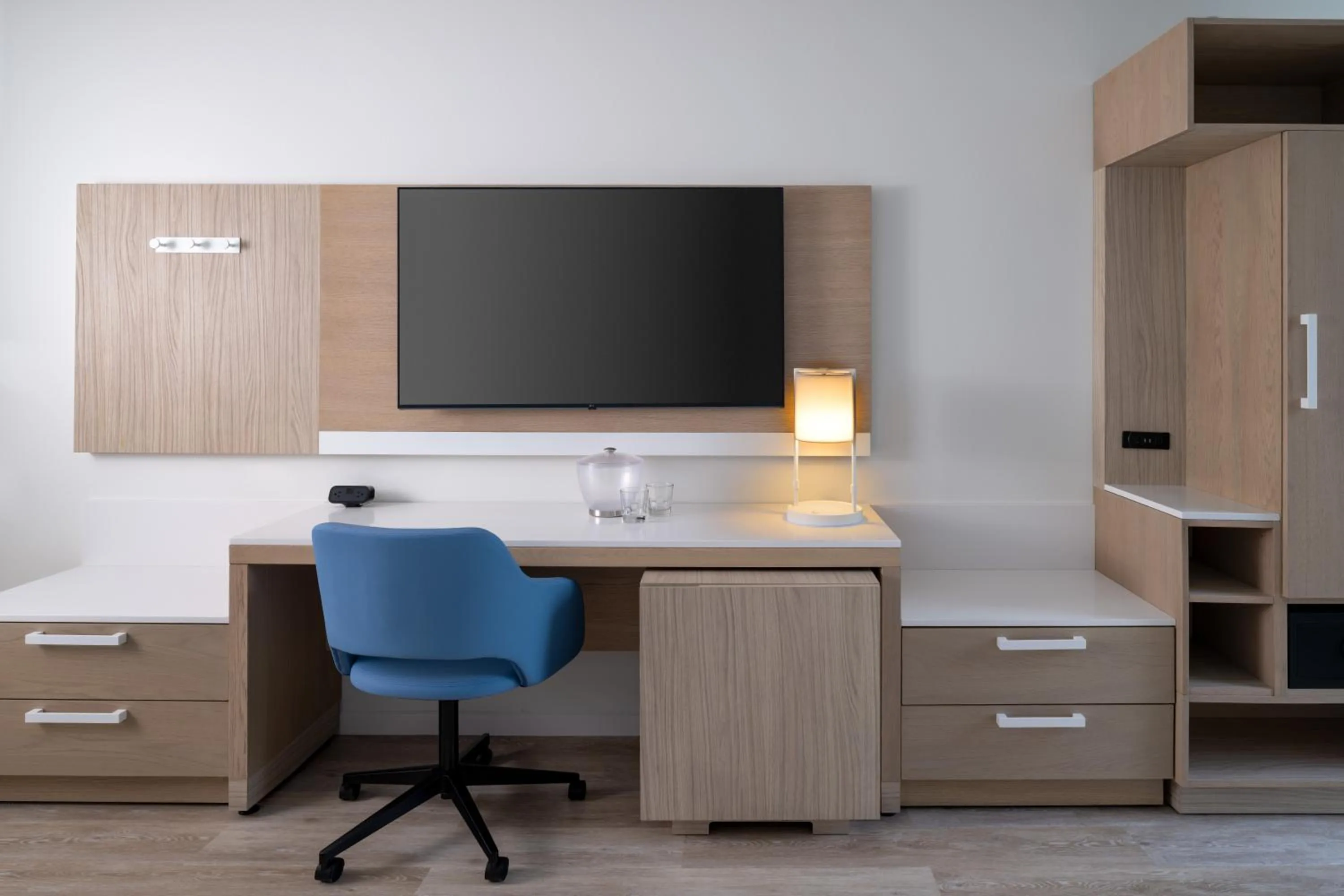 Living room in Hyatt Place Delray Beach