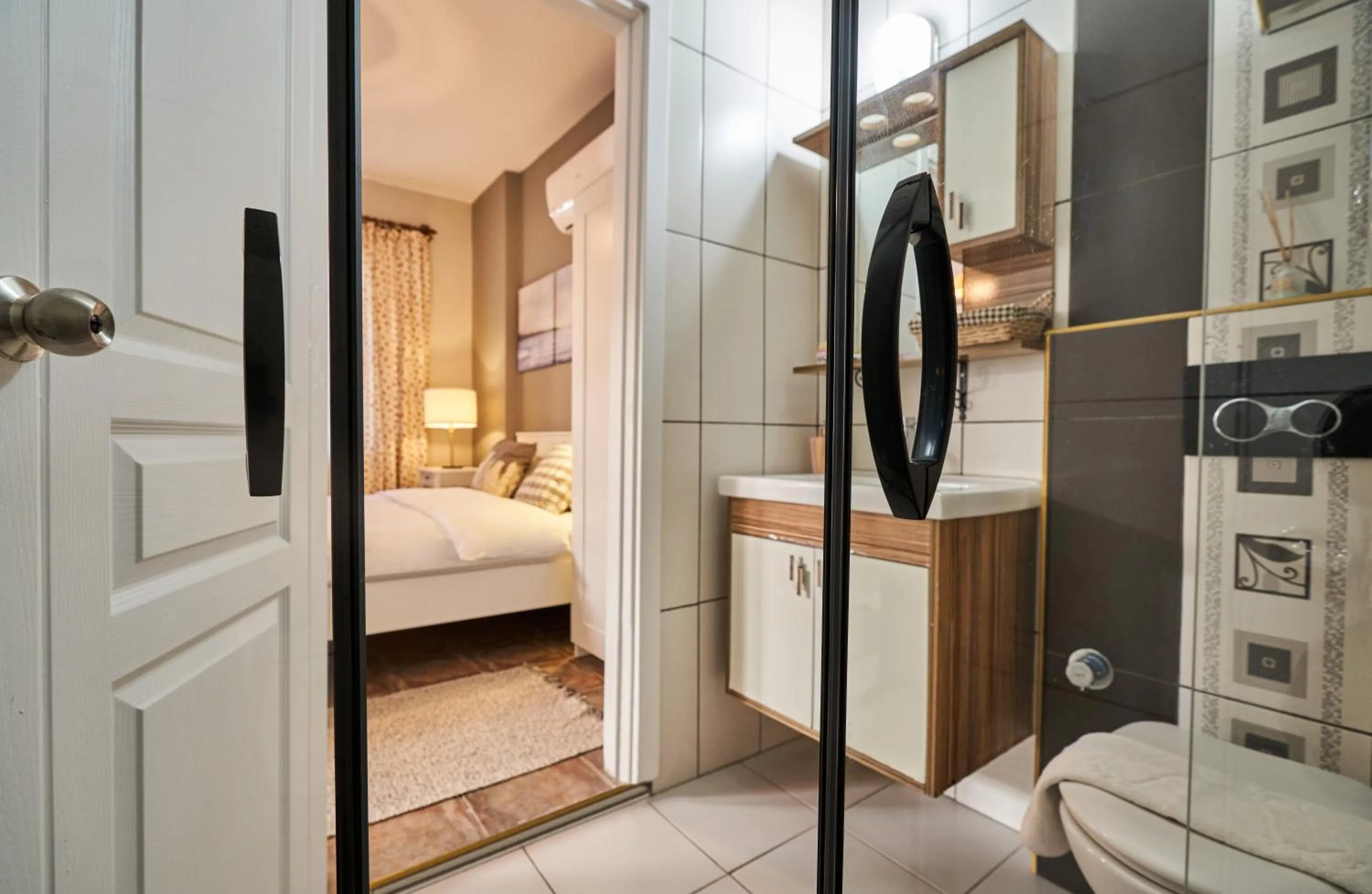 Shower, Bed in Cicerone Apart