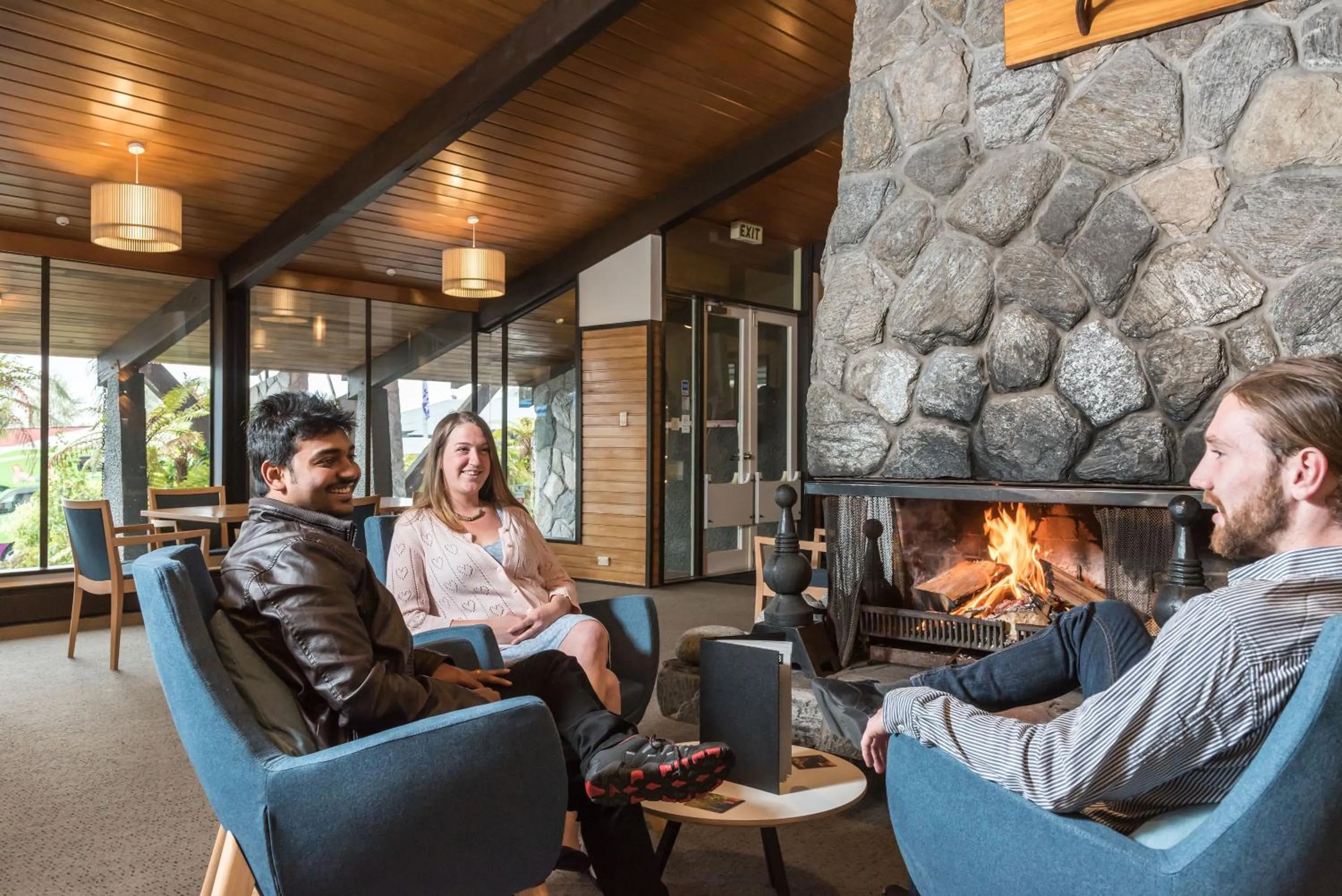 Lounge or bar in Heartland Hotel Glacier Country