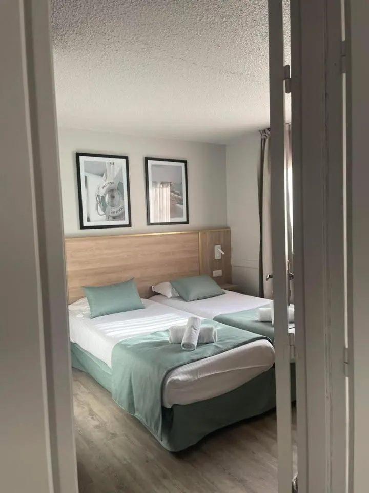 Bed in LE M HOTEL & SPA HONFLEUR