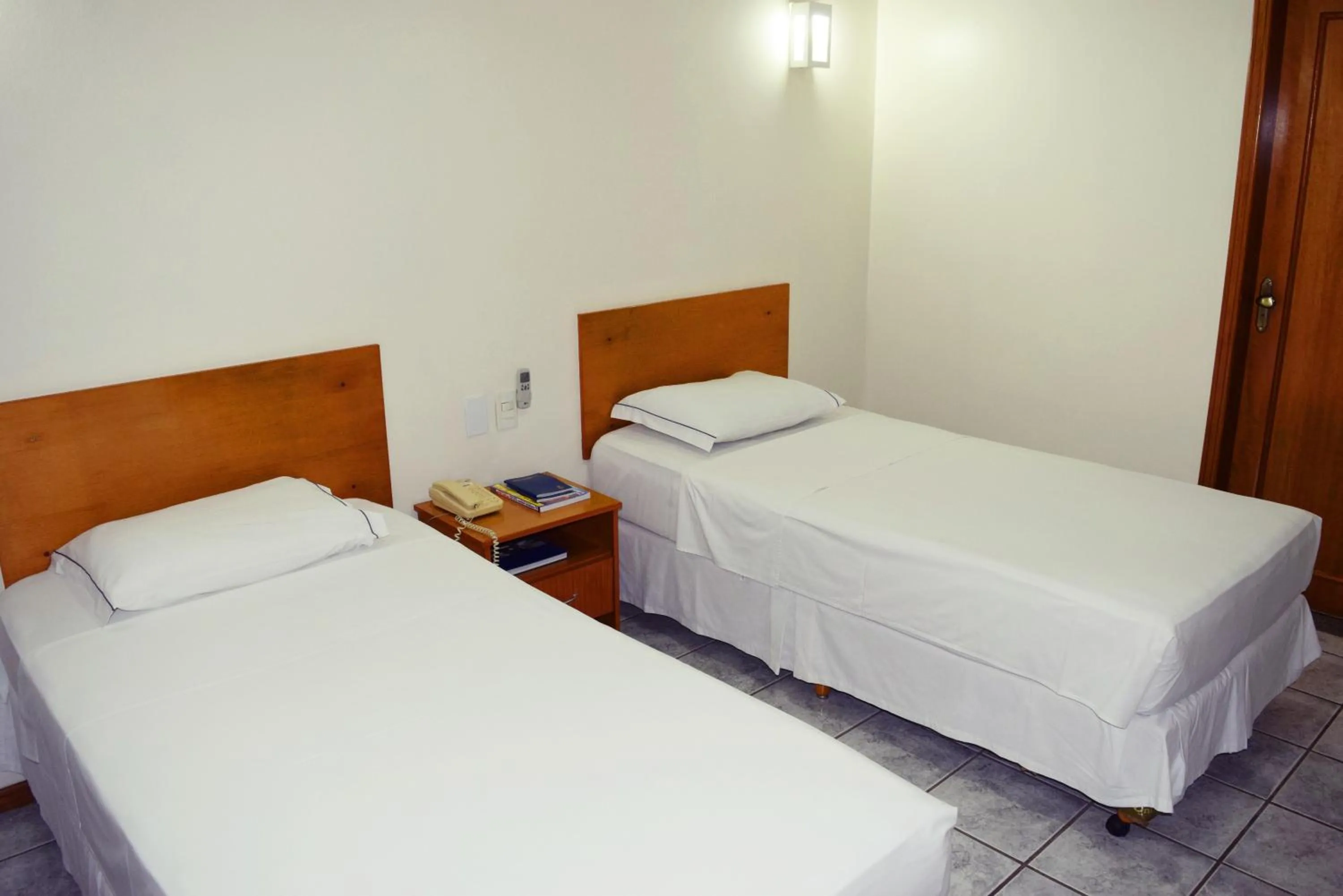 Photo of the whole room, Bed in Hotel del Príncipe