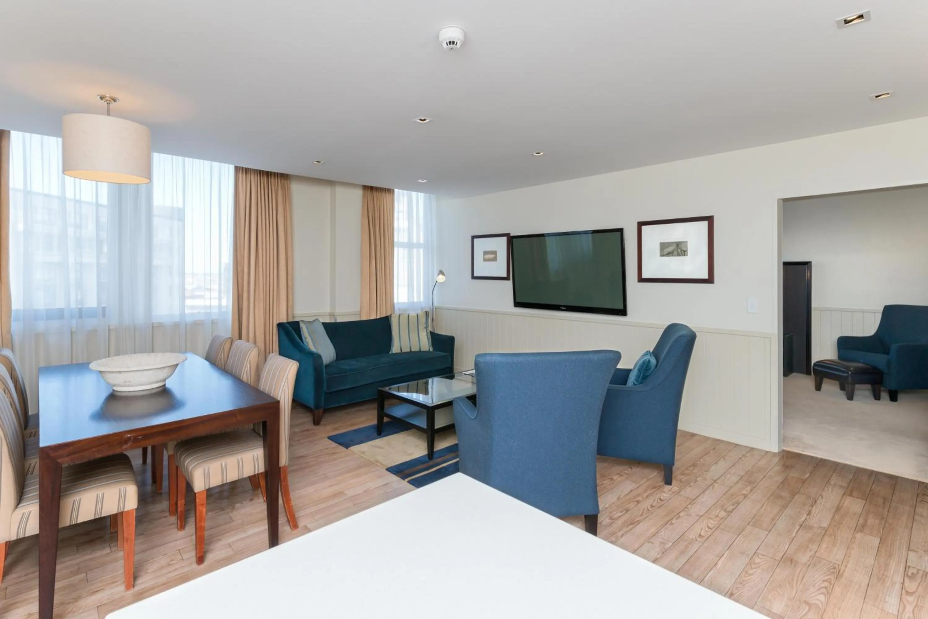 Kitchen or kitchenette in Scenic Hotel Southern Cross