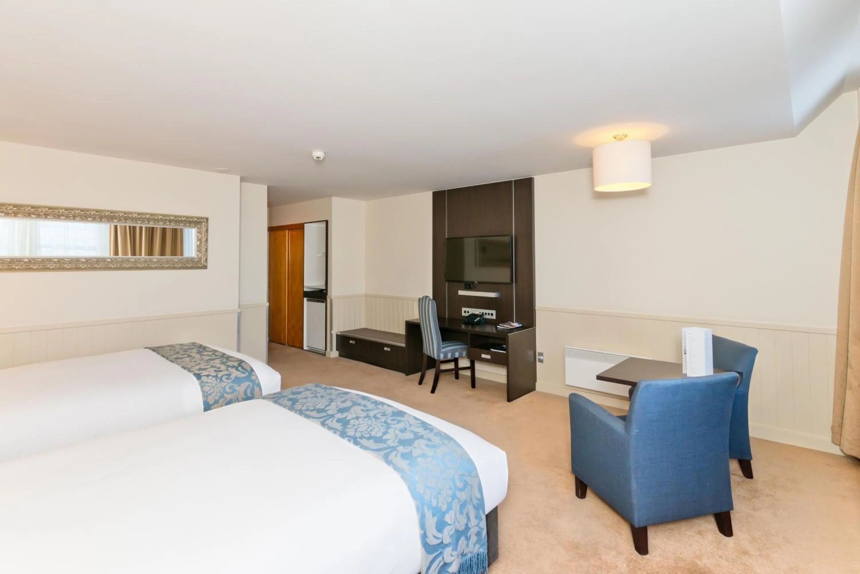 Bedroom, Bed in Scenic Hotel Southern Cross