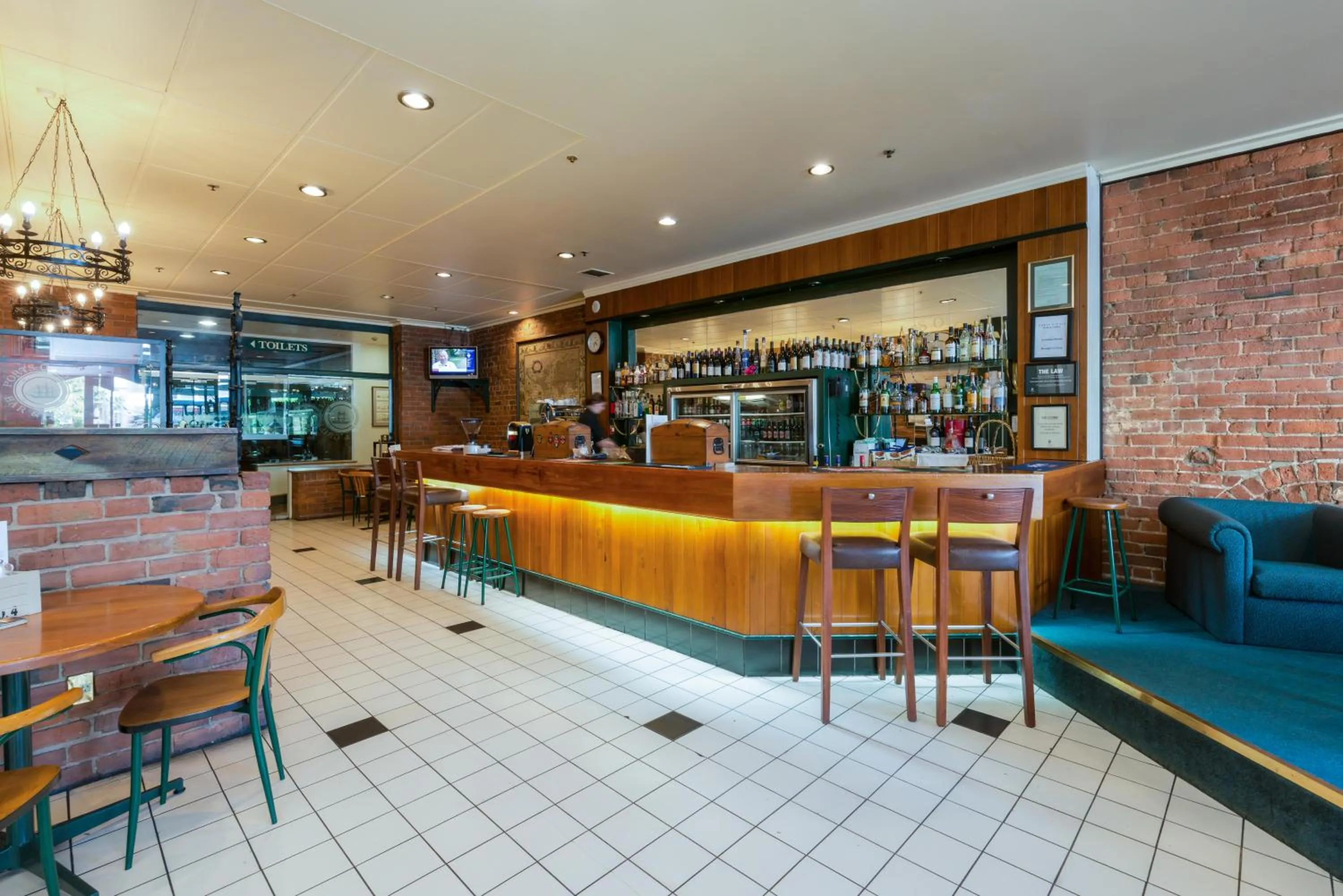 Lounge or bar in Scenic Hotel Southern Cross