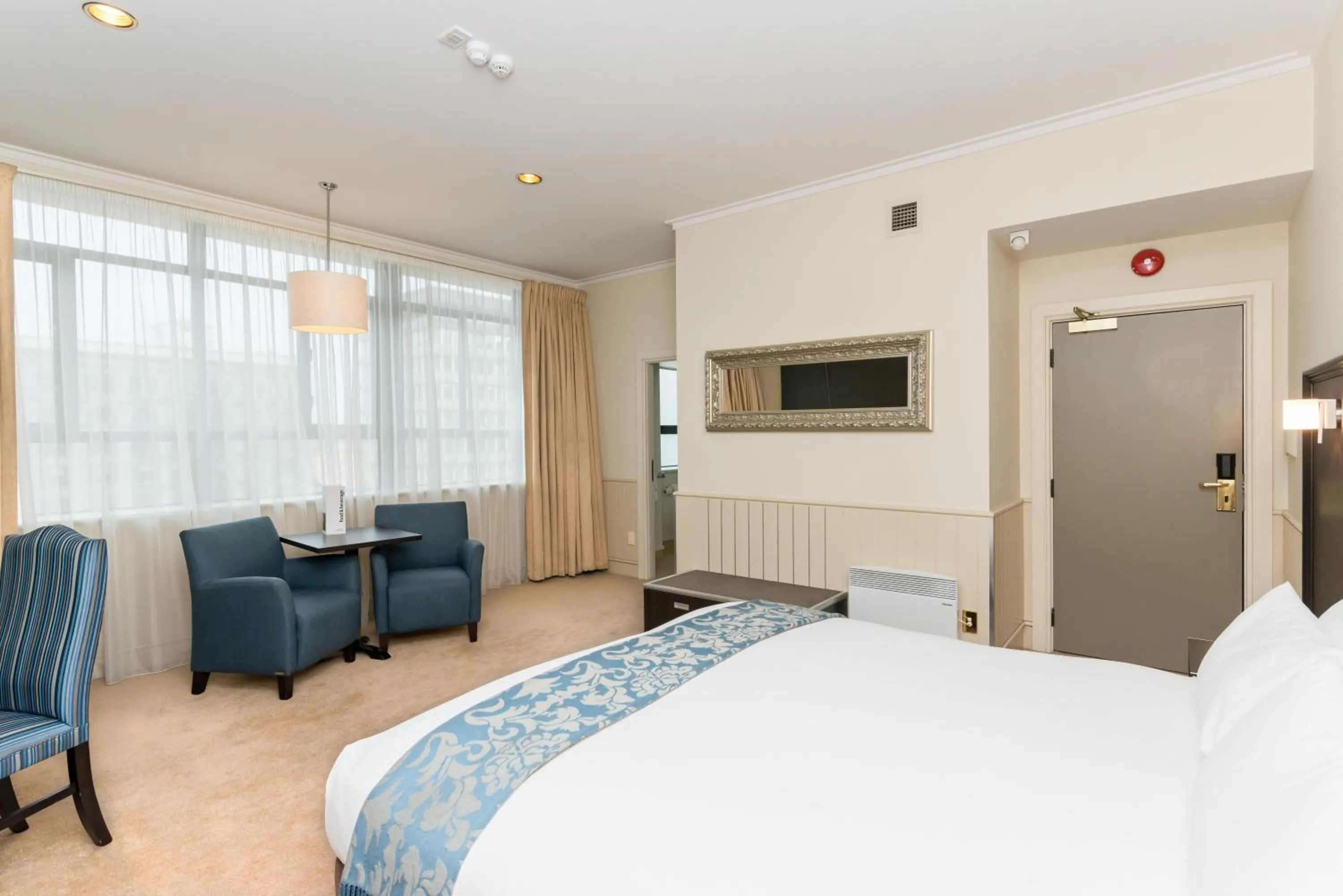 Bedroom, Bed in Scenic Hotel Southern Cross