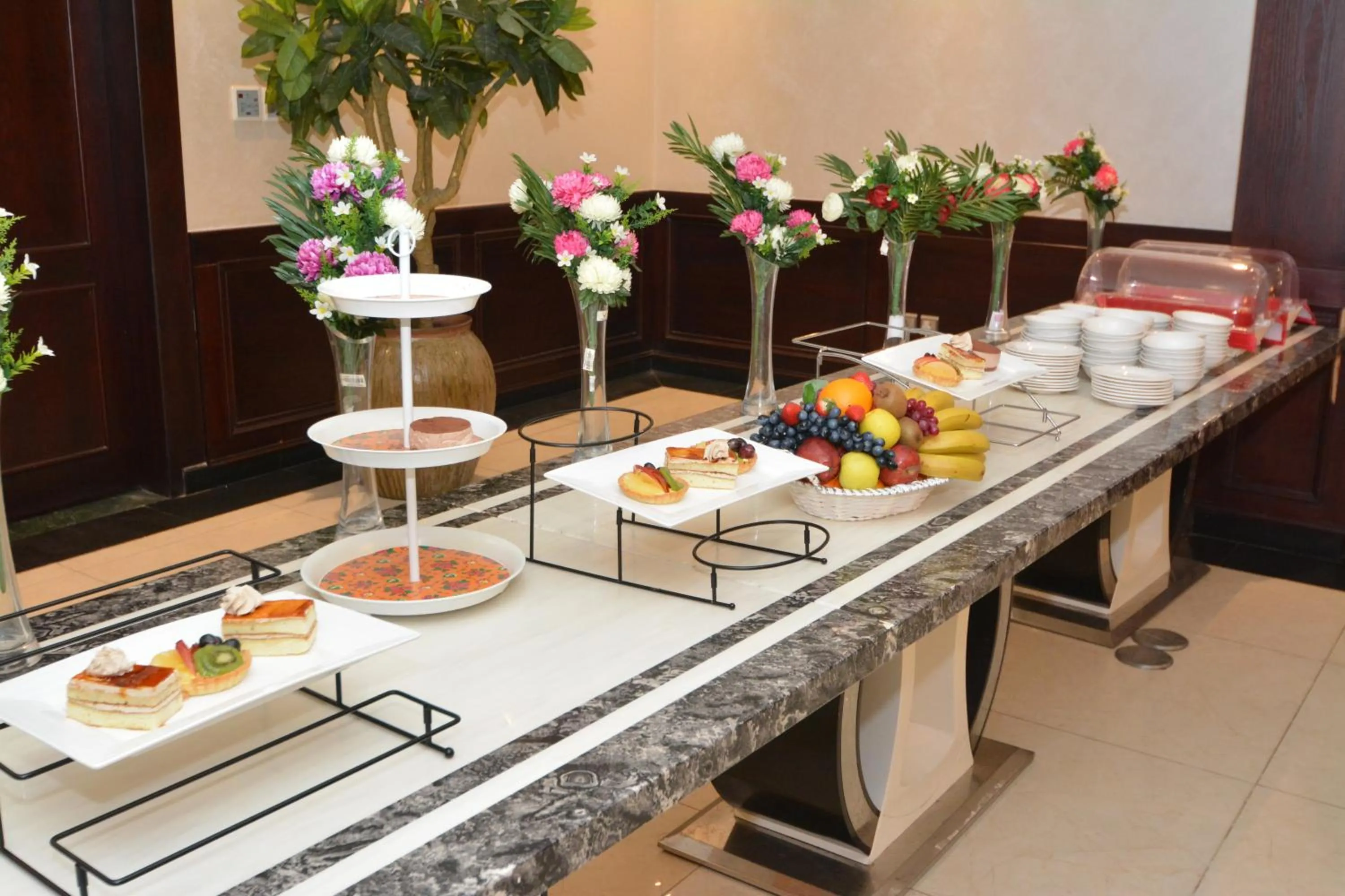 Food close-up in Grandeur East فخامة الشرق للشقق المخدومة