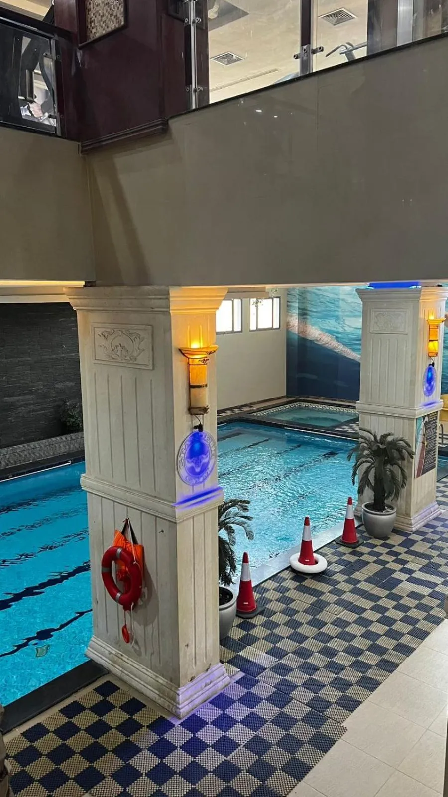Swimming pool in Grandeur East فخامة الشرق للشقق المخدومة