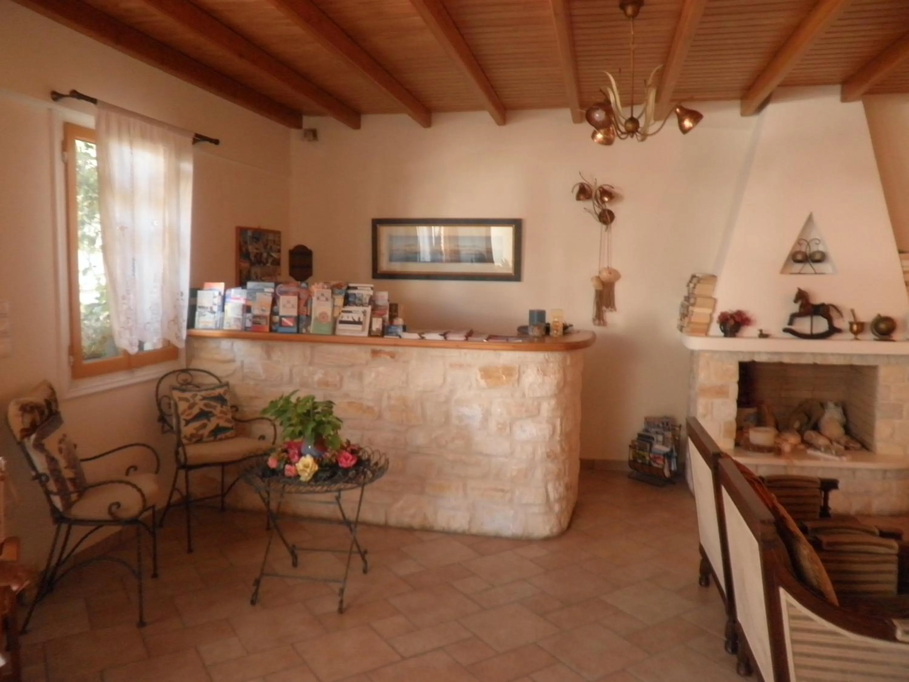 Lobby or reception in Hara Studios and Apartments