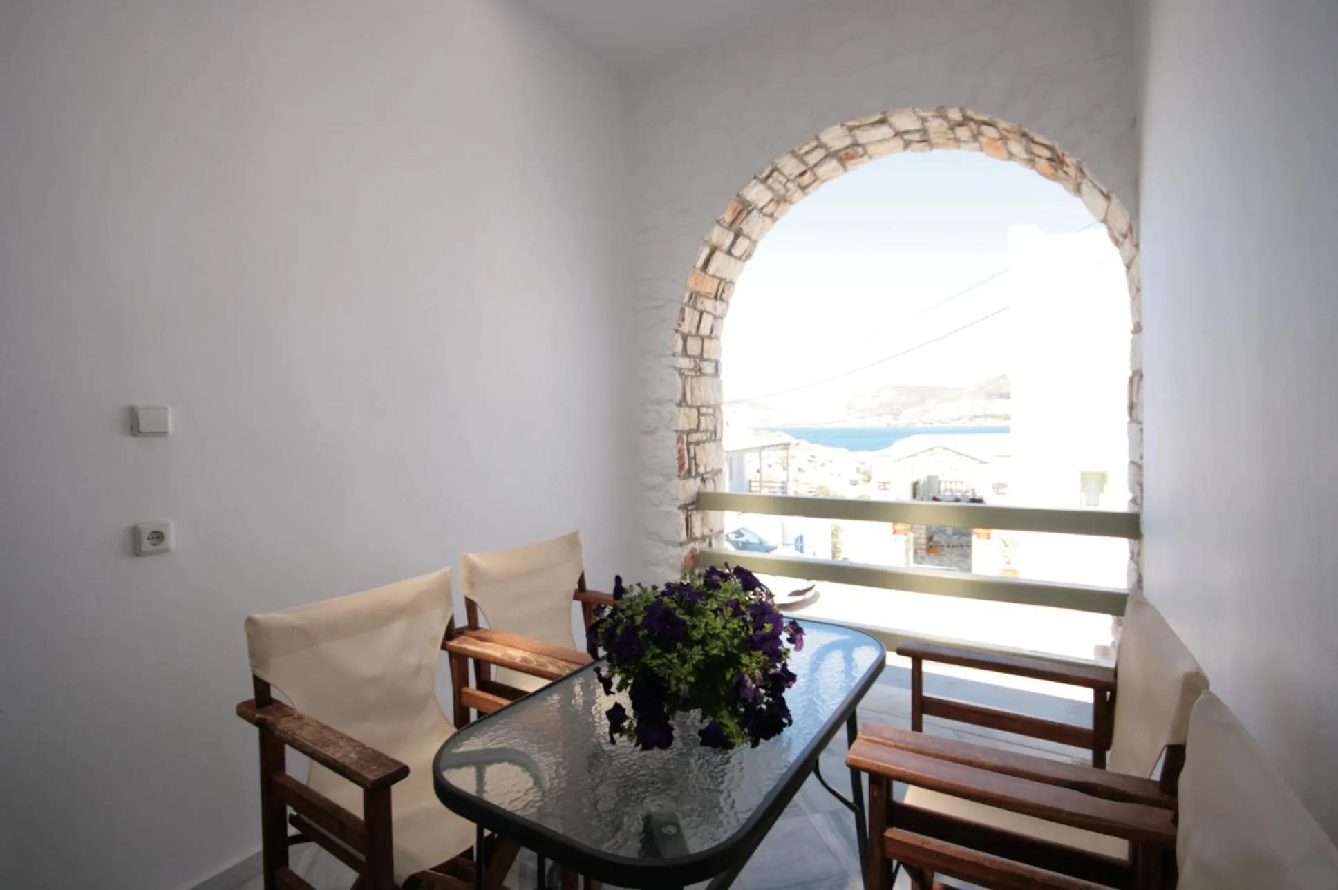 Hara Studios and Apartments