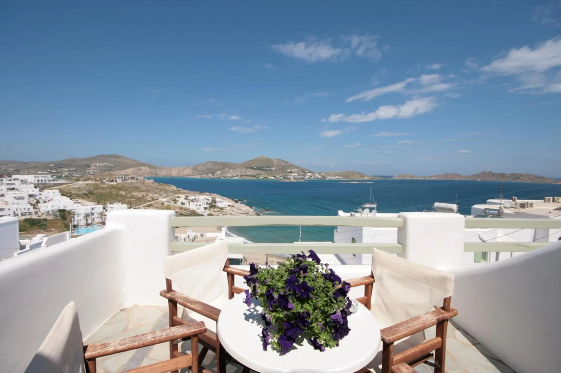 Hara Studios and Apartments