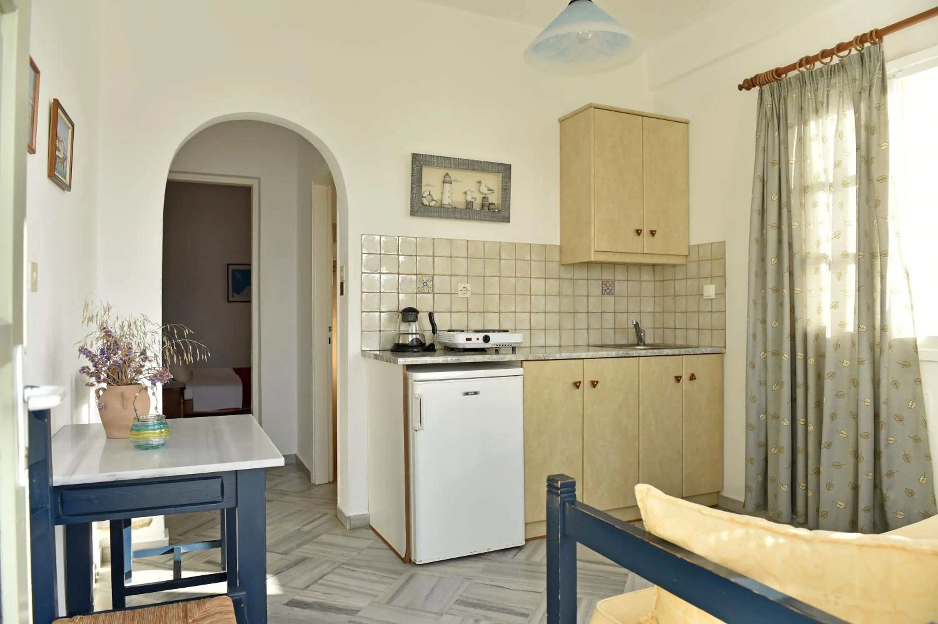 Dining area in Hara Studios and Apartments