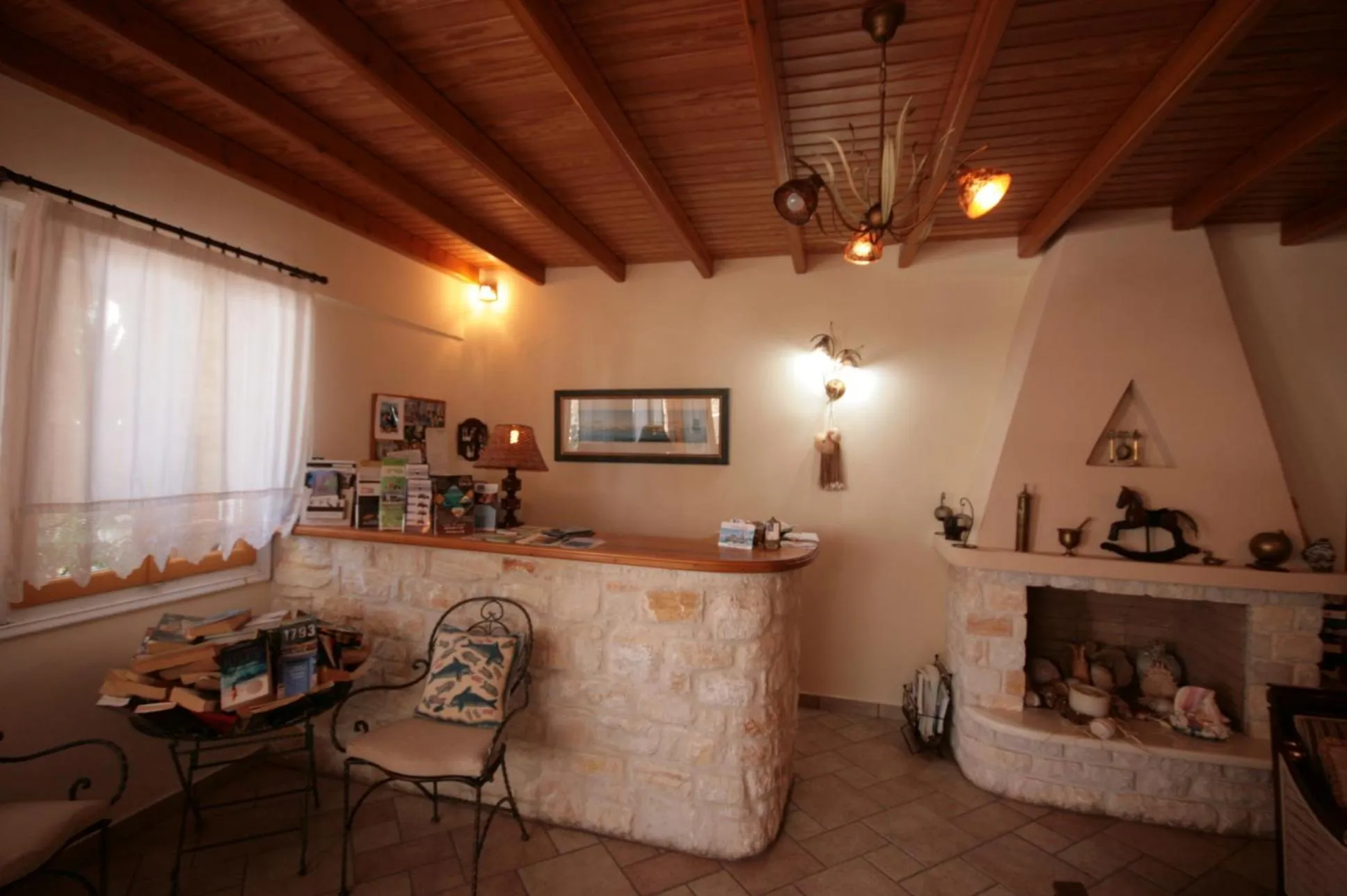 Hara Studios and Apartments