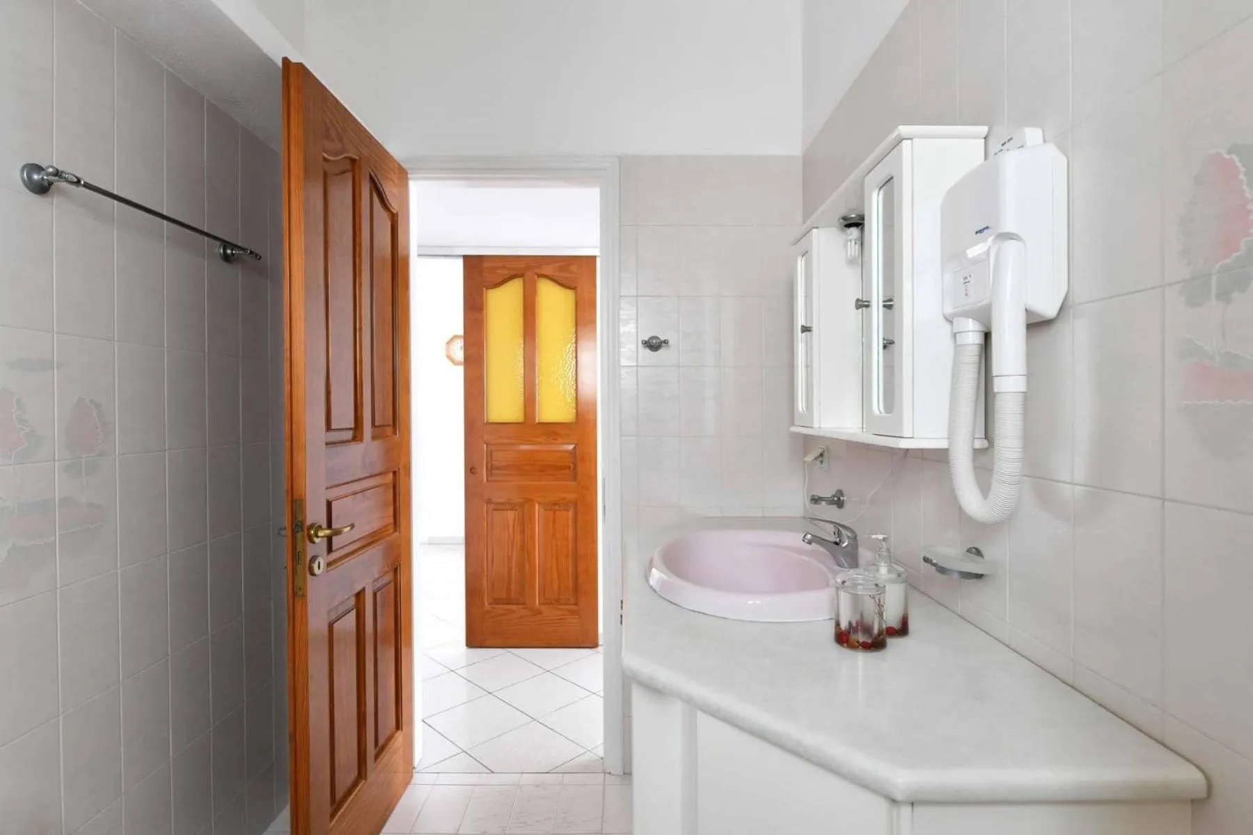 Hara Studios and Apartments