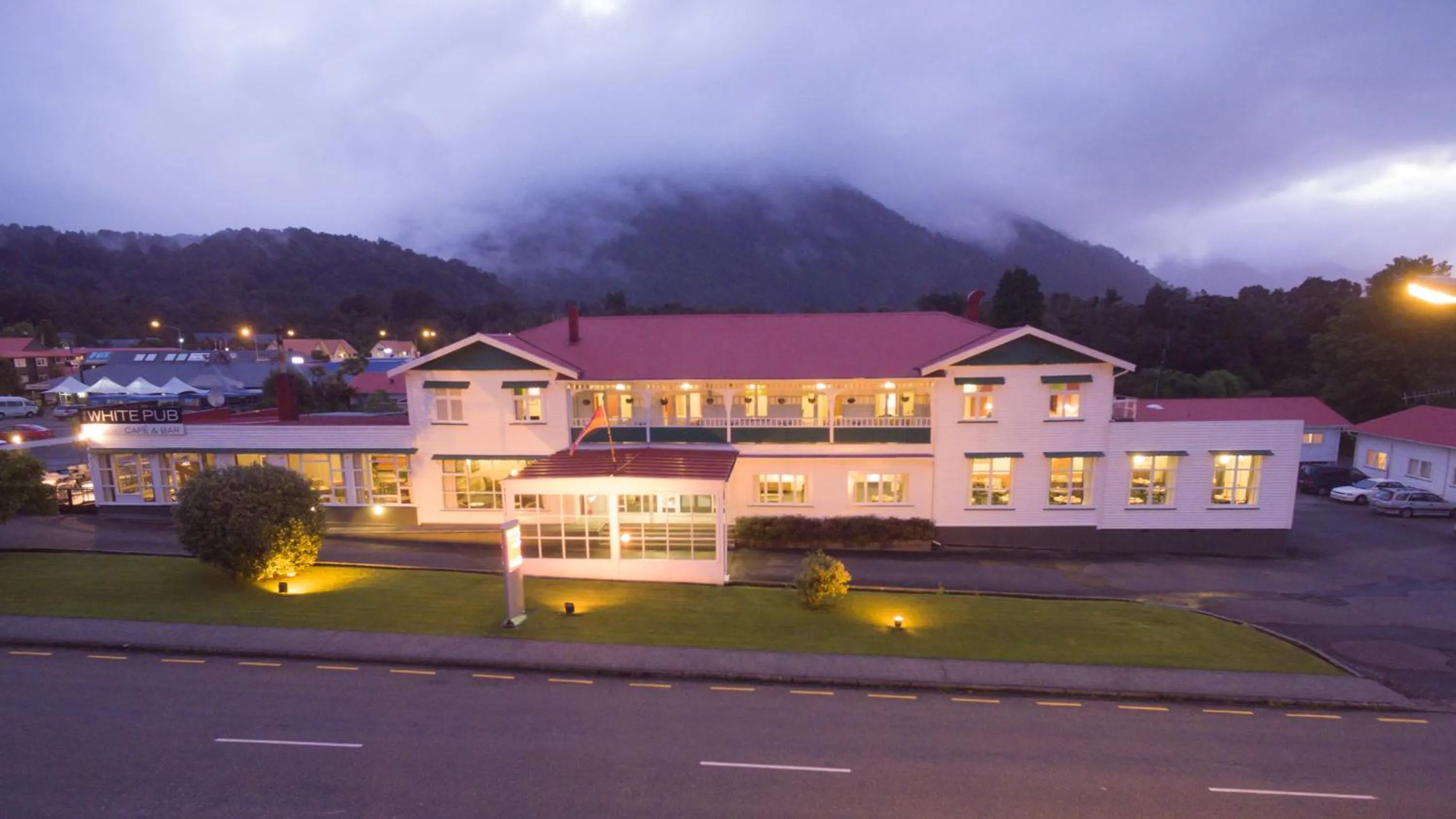 Facade/entrance in Heartland Hotel Fox Glacier