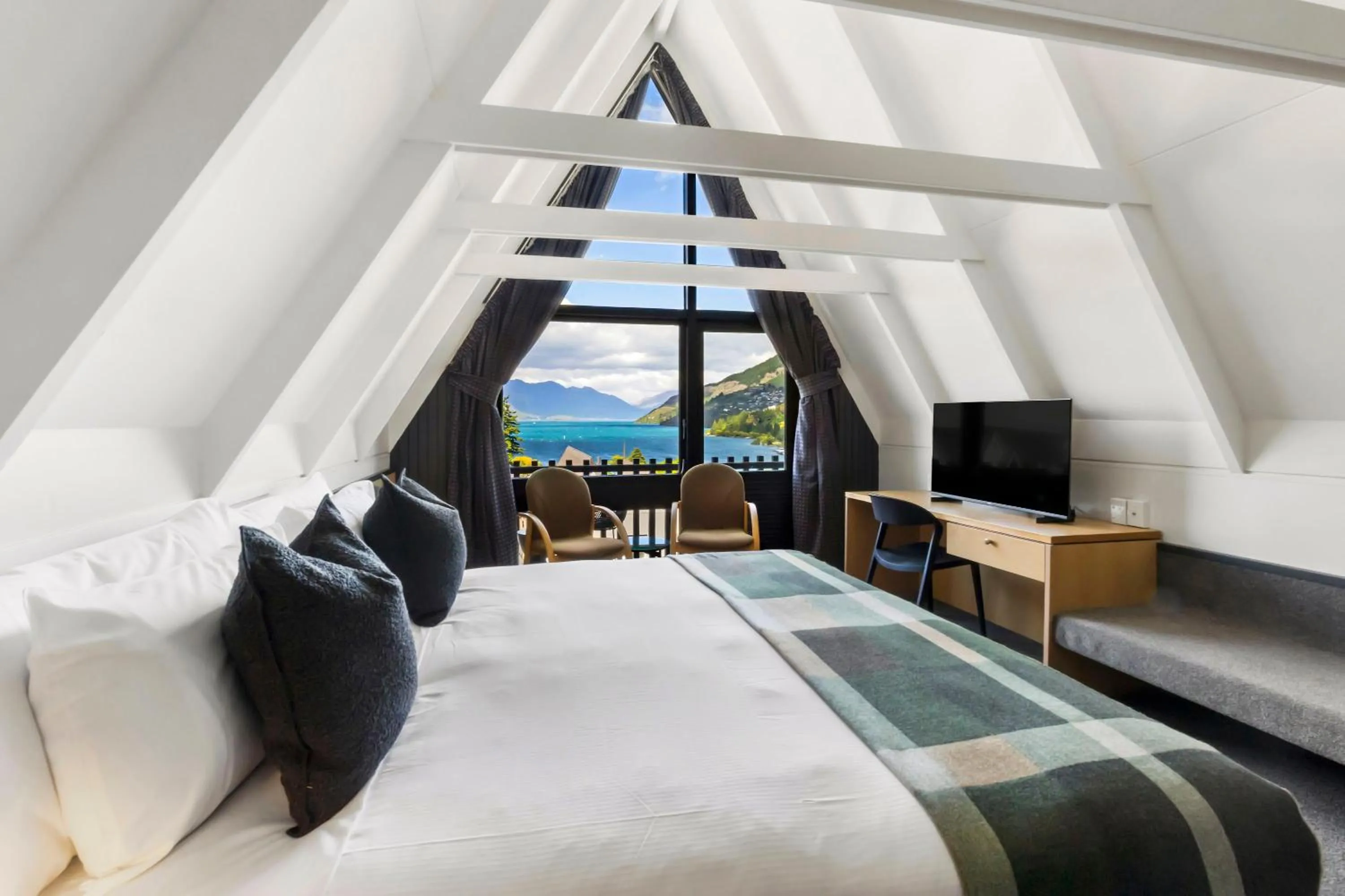 Bed in Heartland Hotel Queenstown