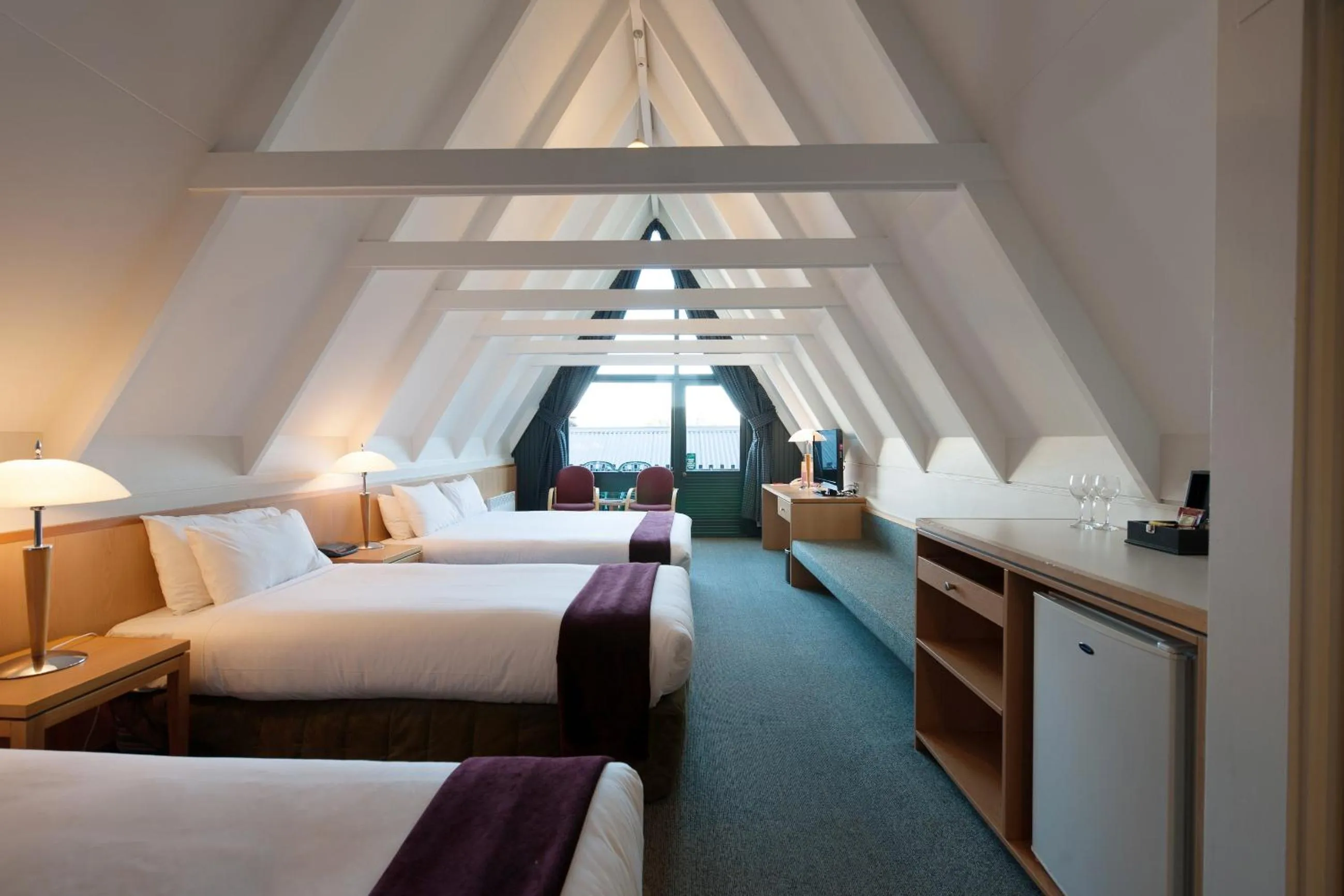 Photo of the whole room, Bed in Heartland Hotel Queenstown