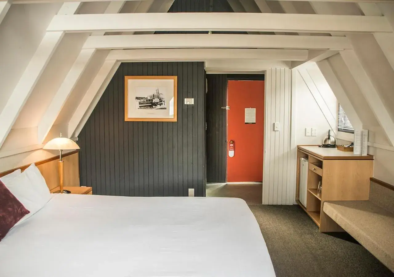 Chalet Studio King Room in Heartland Hotel Queenstown Chalet Studio King Room in Heartland Hotel Queenstown