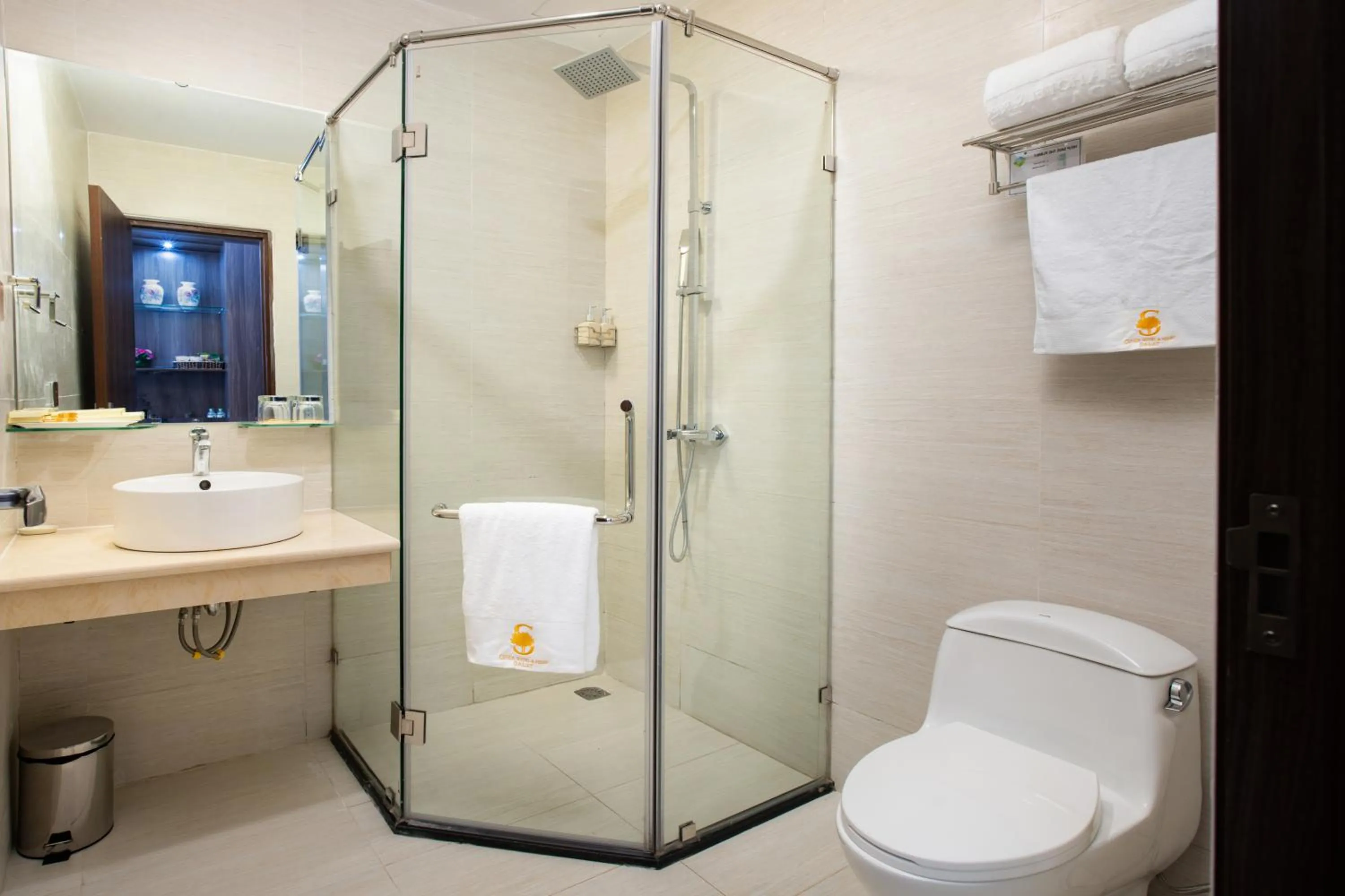 Shower in CEREJA Hotel & Resort Dalat