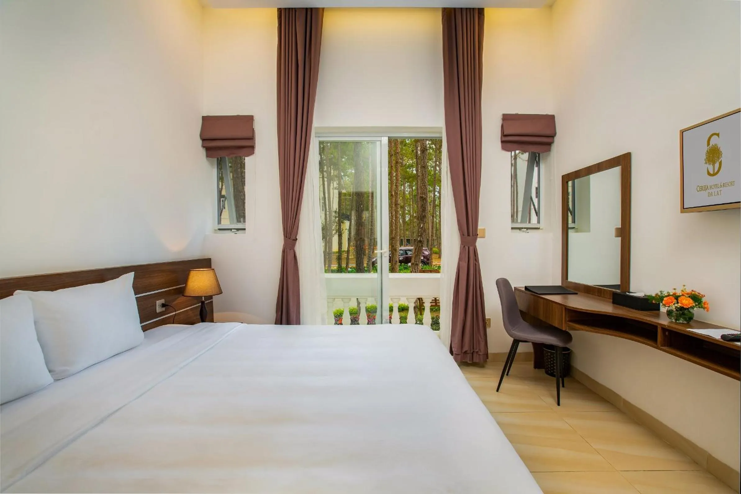 Bed in CEREJA Hotel & Resort Dalat