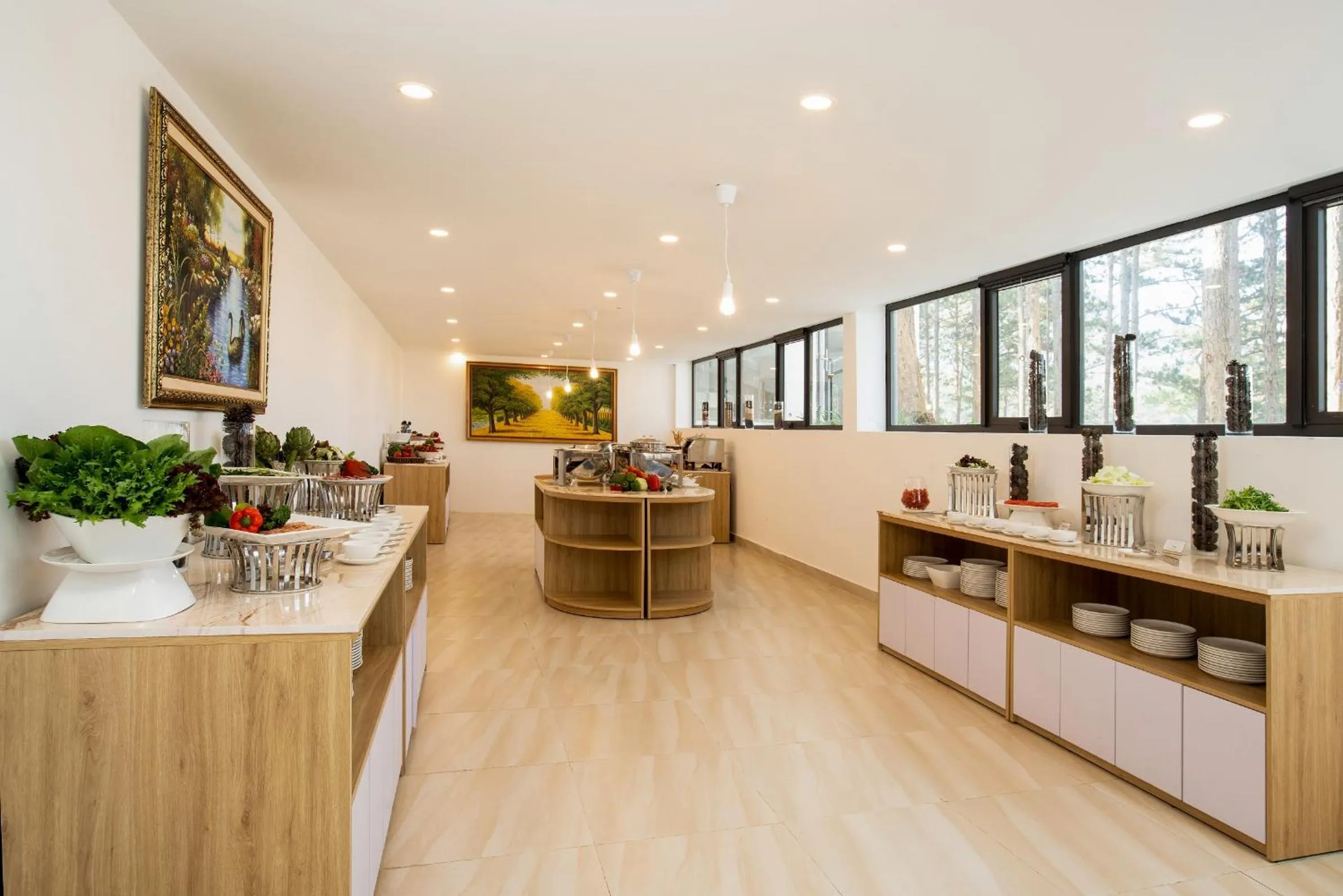 Restaurant/places to eat in CEREJA Hotel & Resort Dalat