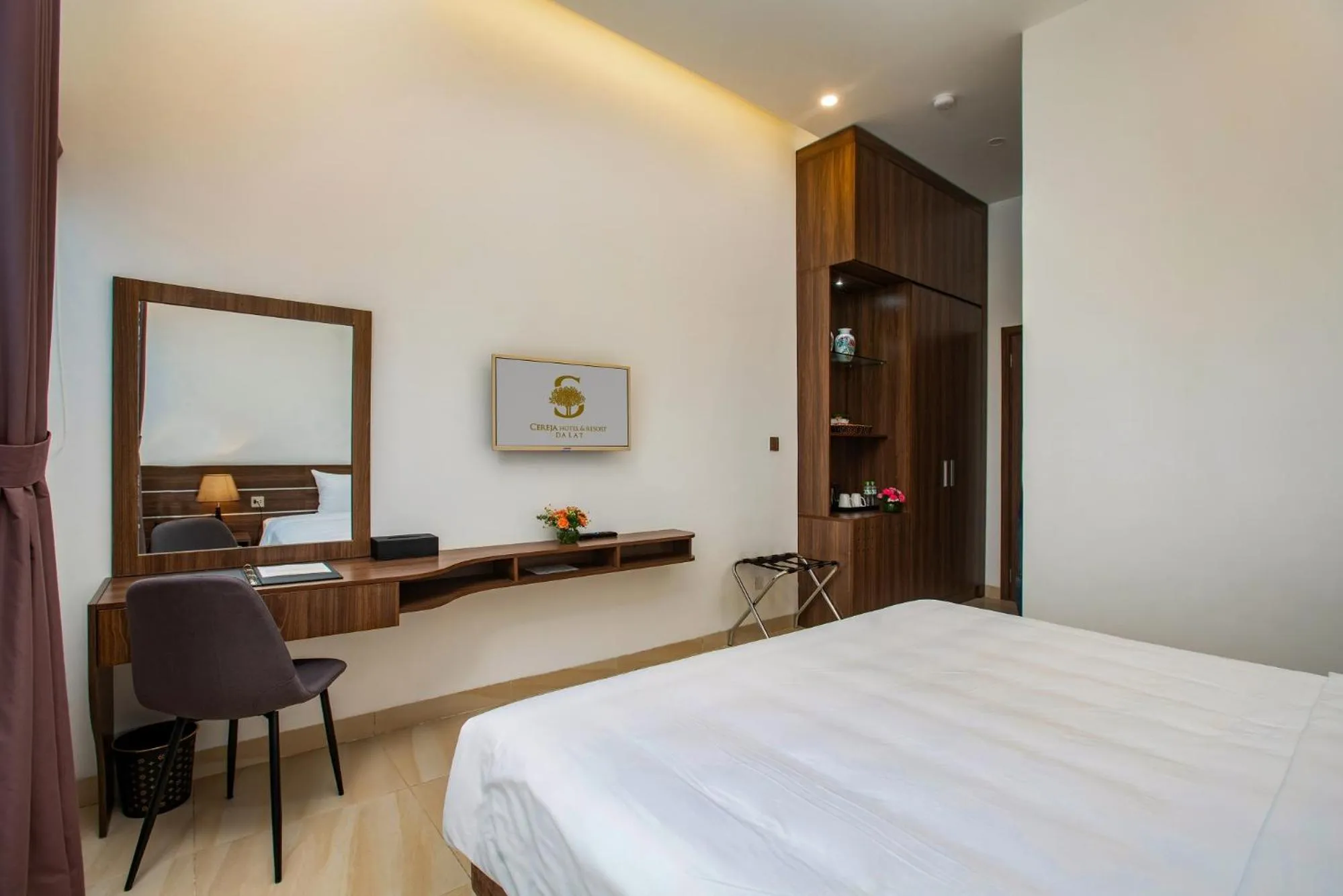 Bed in CEREJA Hotel & Resort Dalat