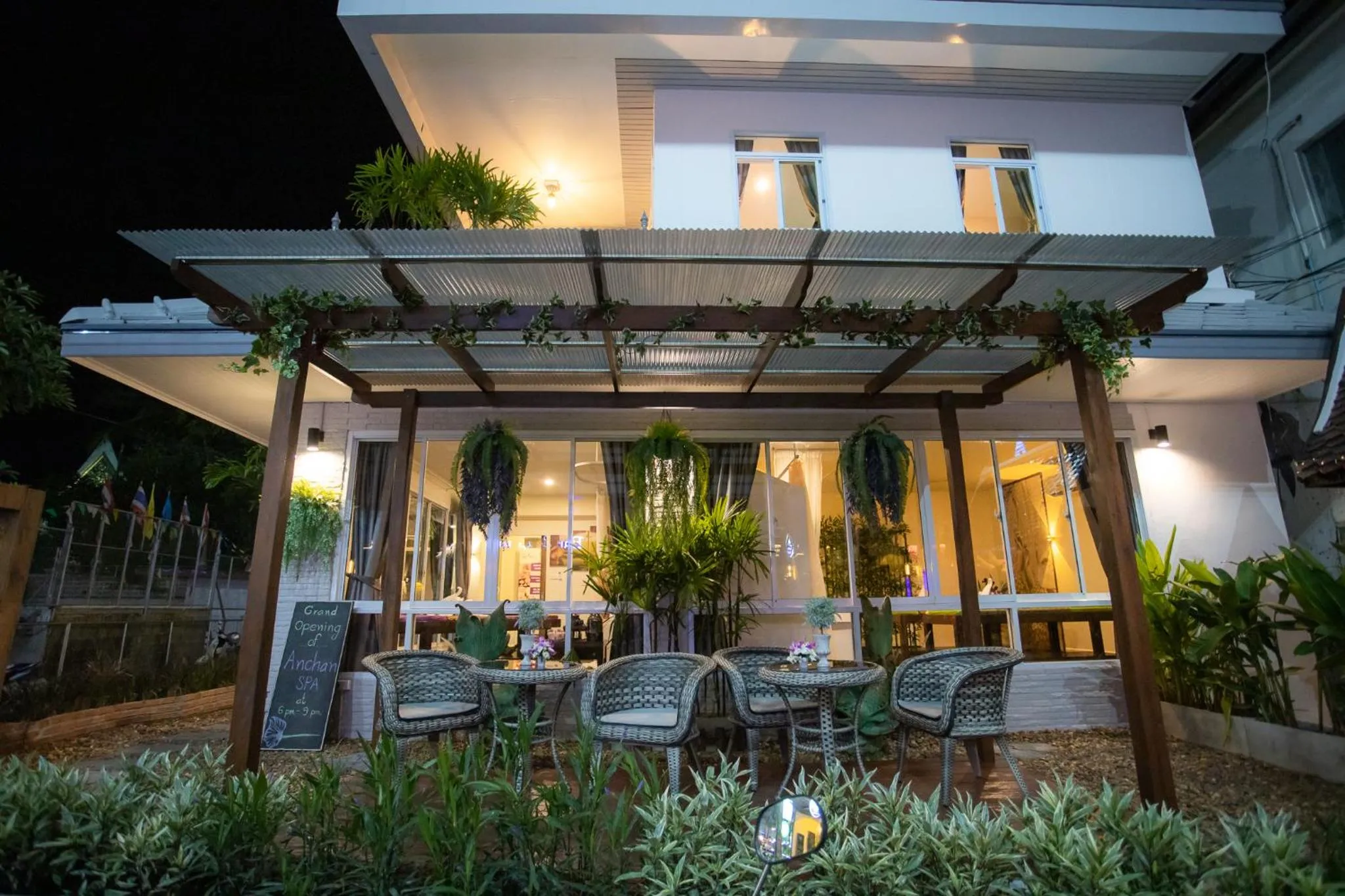 Seating area in Anchan Hotel & Spa