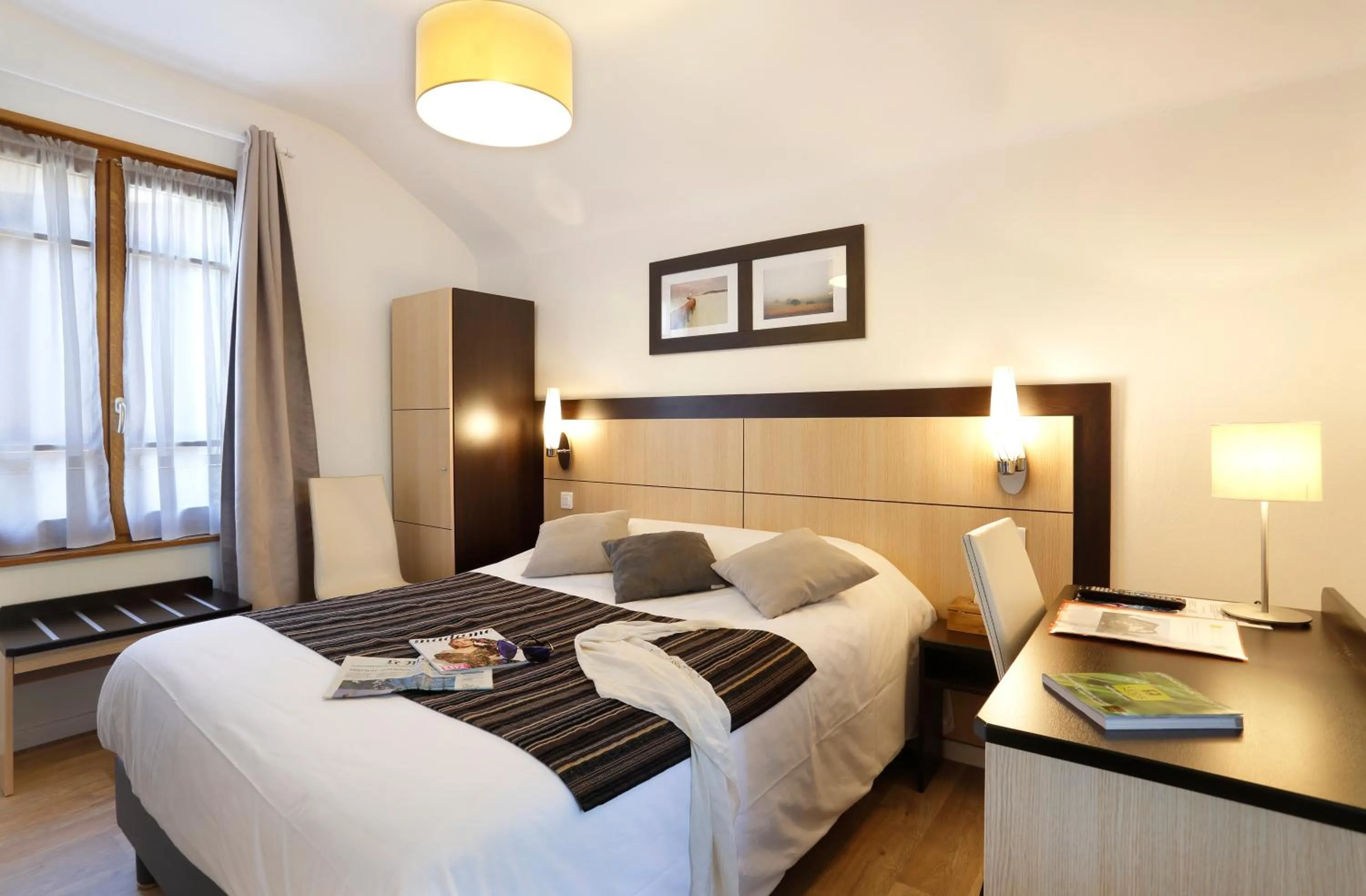 Bedroom, Bed in HOTEL LES MARRONNIERS