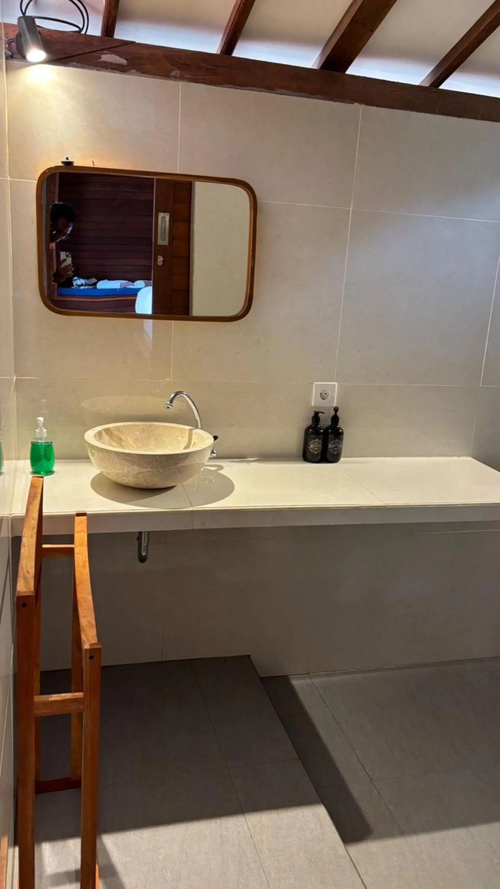Bathroom in Castaway Island Hostel