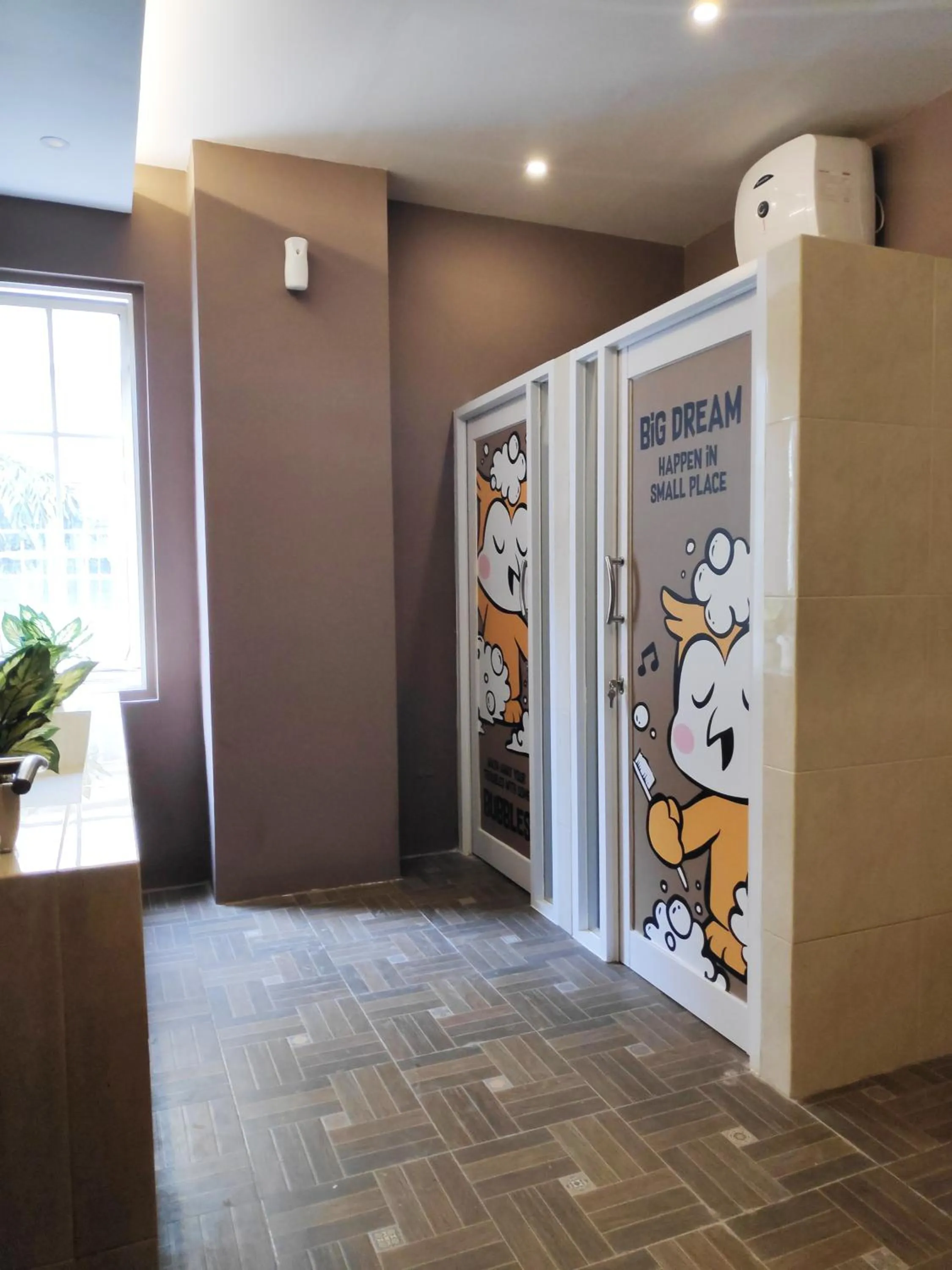 Toilet in VK Pods PIK