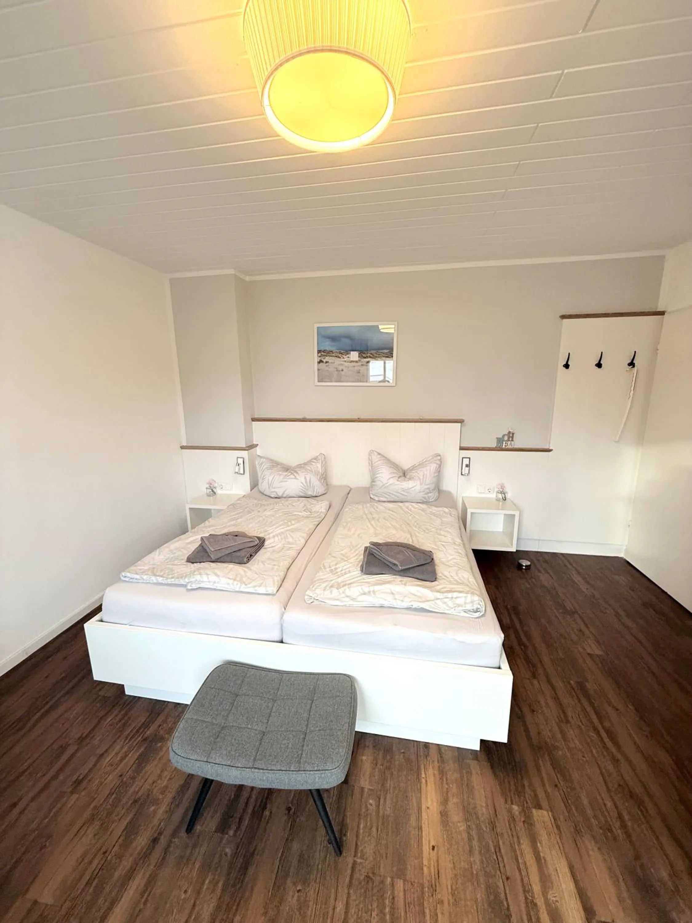 Photo of the whole room, Bed in Hotel garni Seeluft Büsum