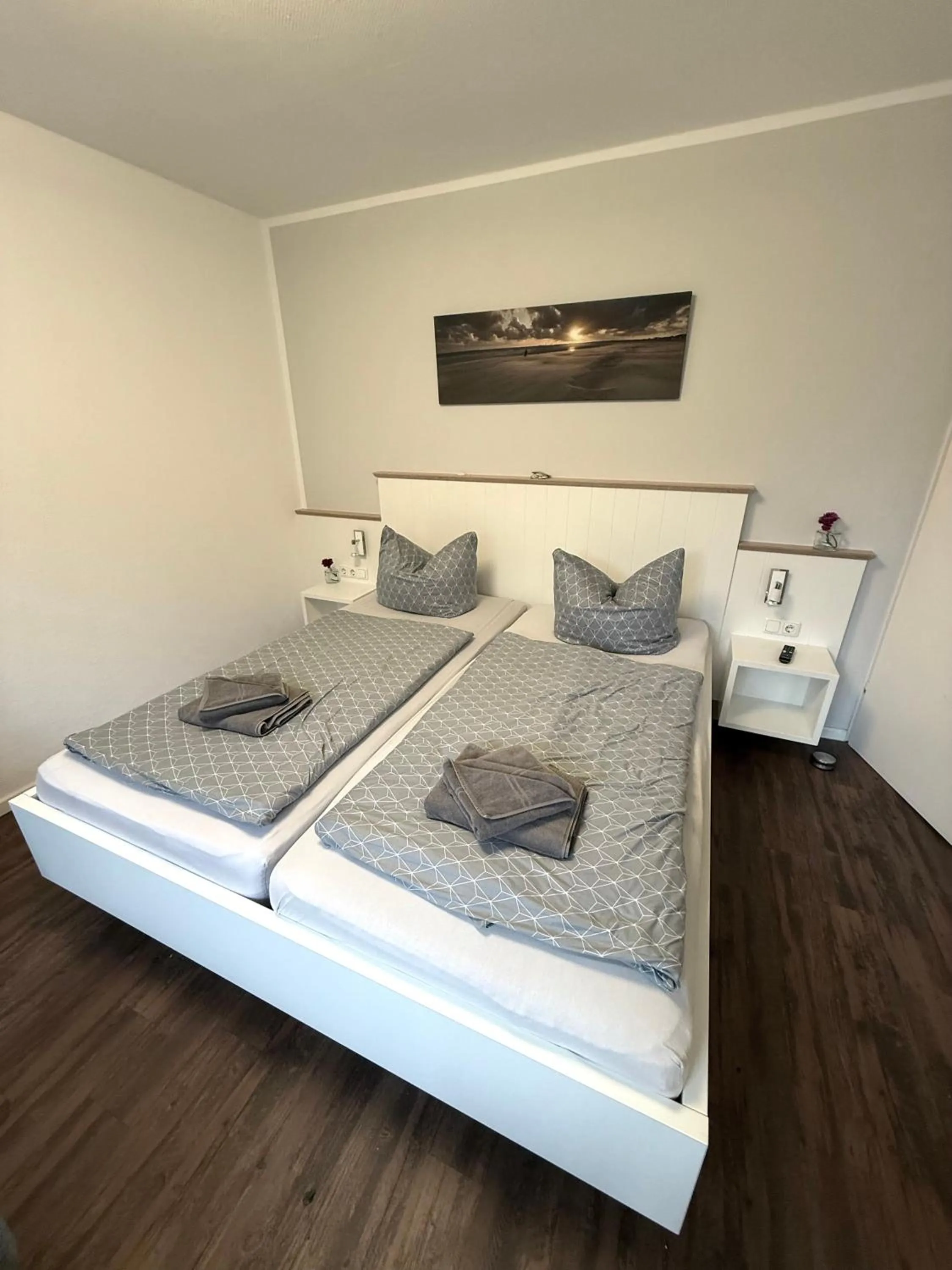 Photo of the whole room, Bed in Hotel garni Seeluft Büsum