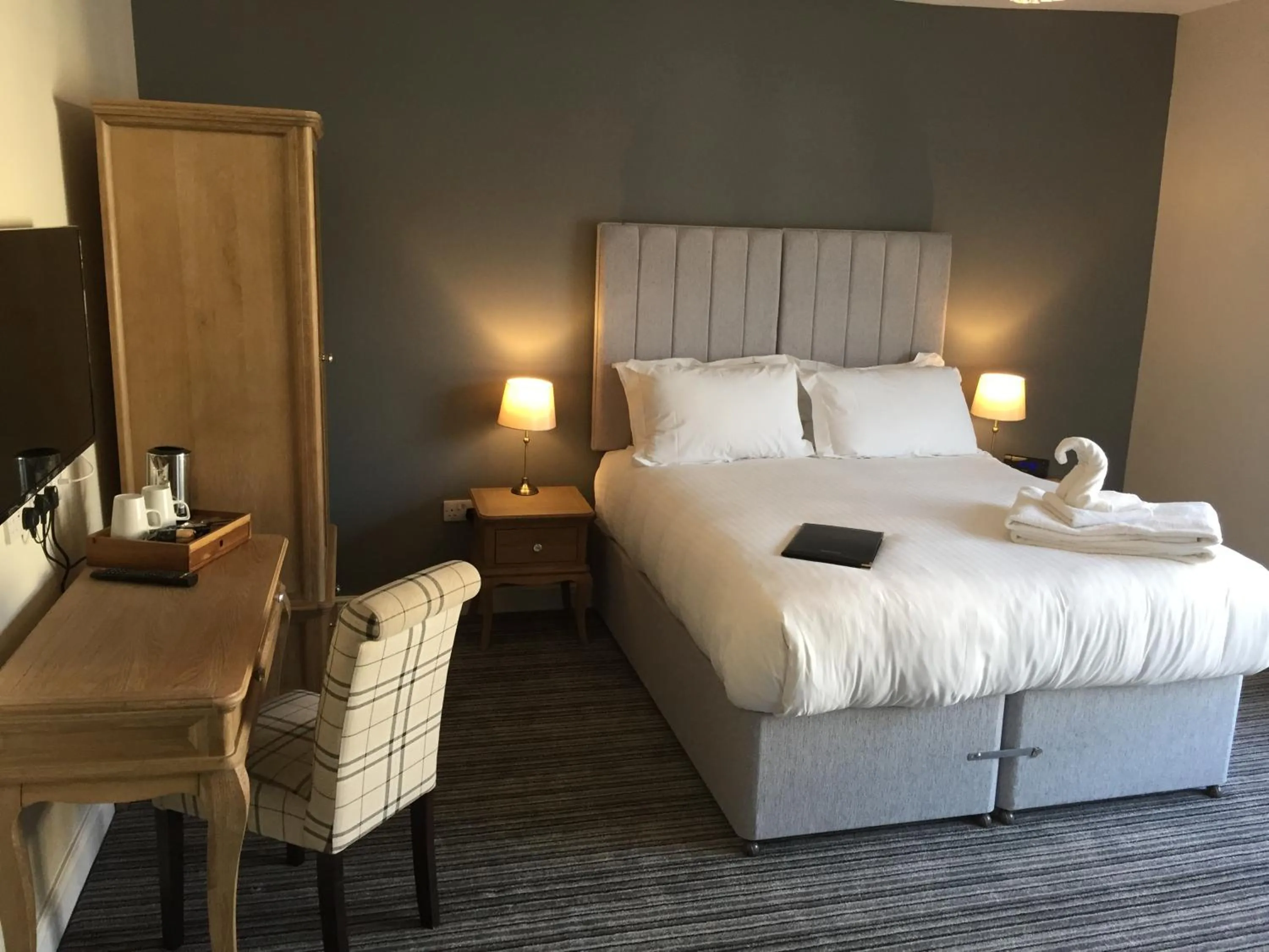 Photo of the whole room, Bed in The Bell Inn