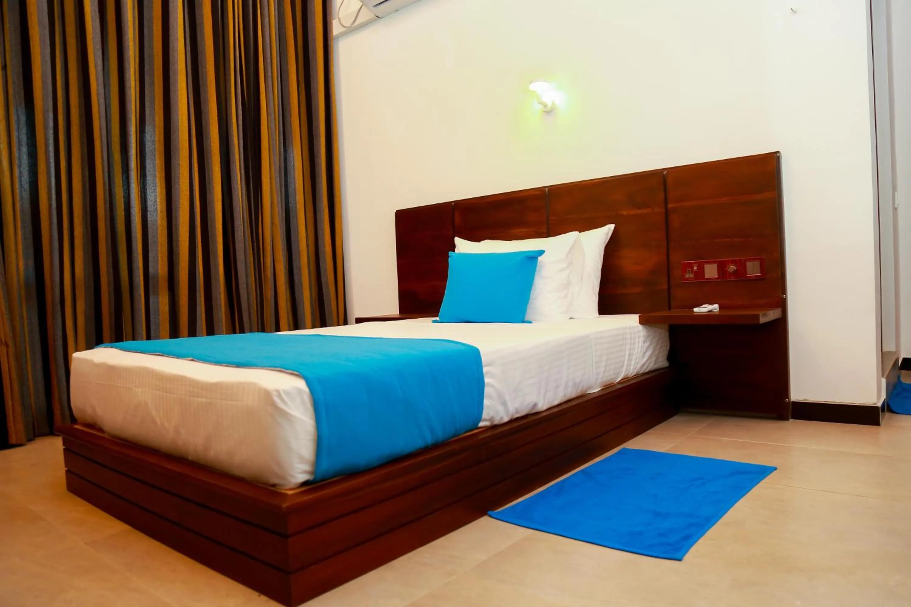 Bedroom, Bed in Seafood Restaurant and Motel