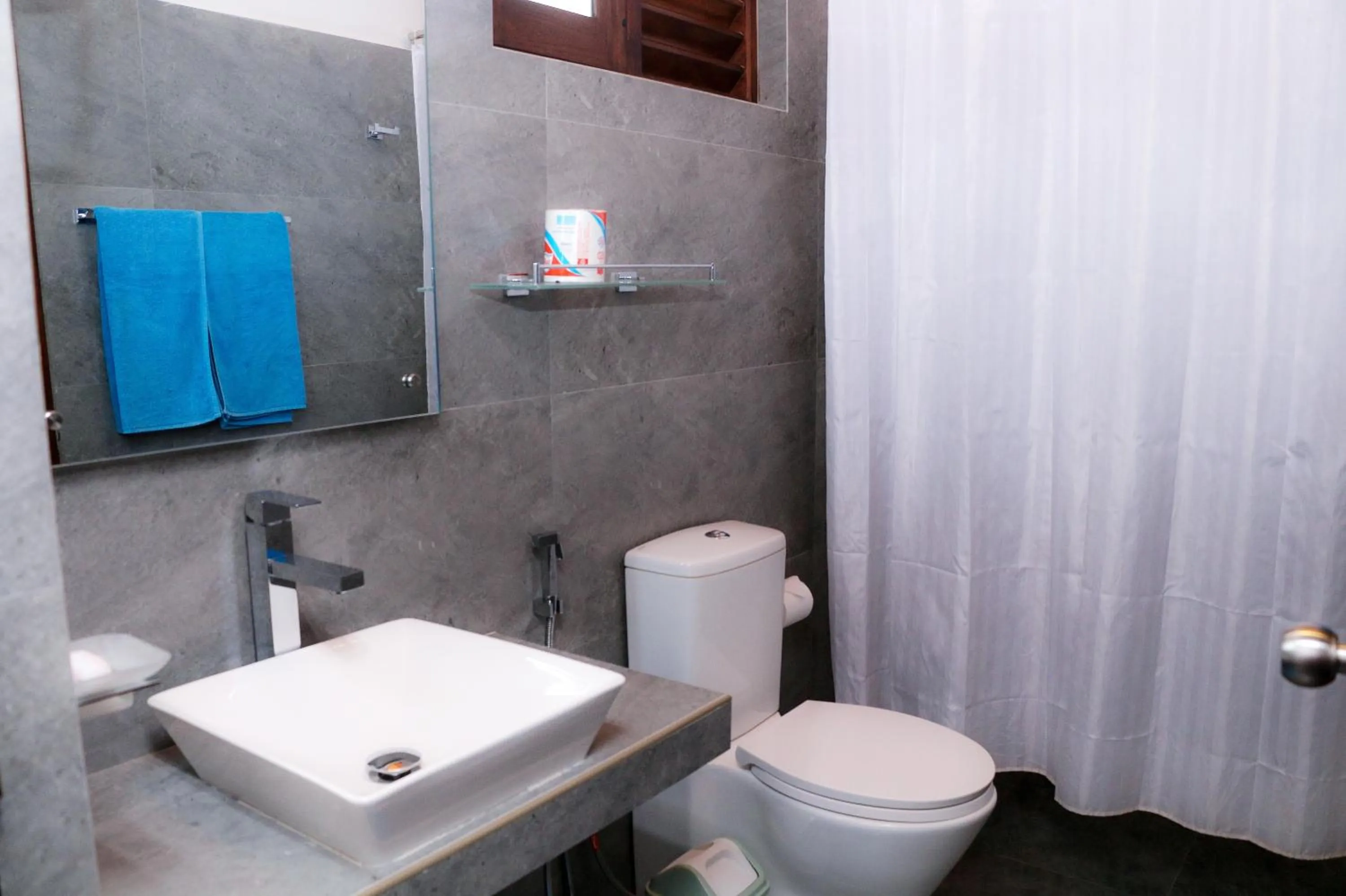 Bathroom in Seafood Restaurant and Motel