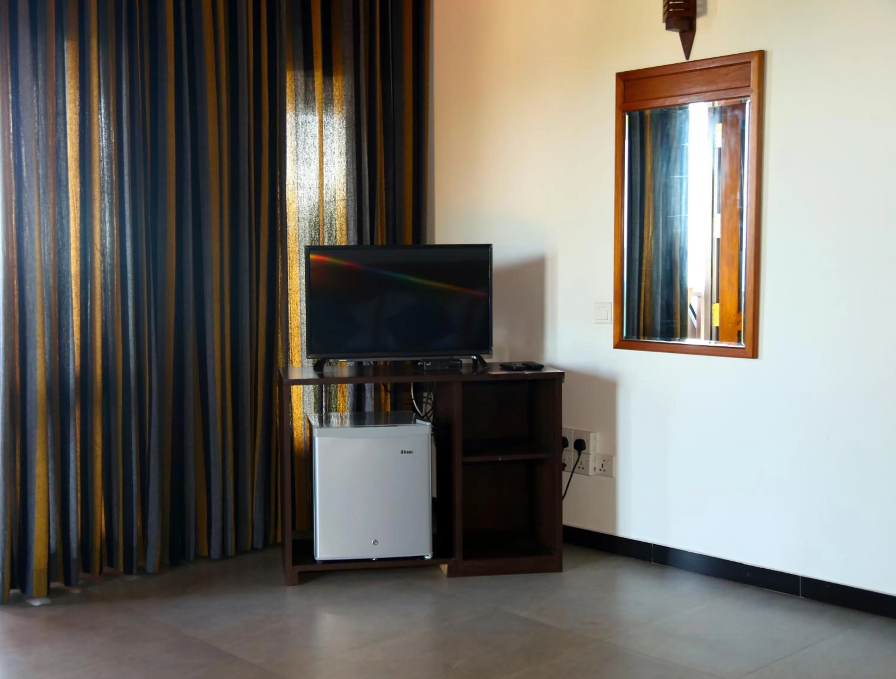 TV and multimedia in Seafood Restaurant and Motel