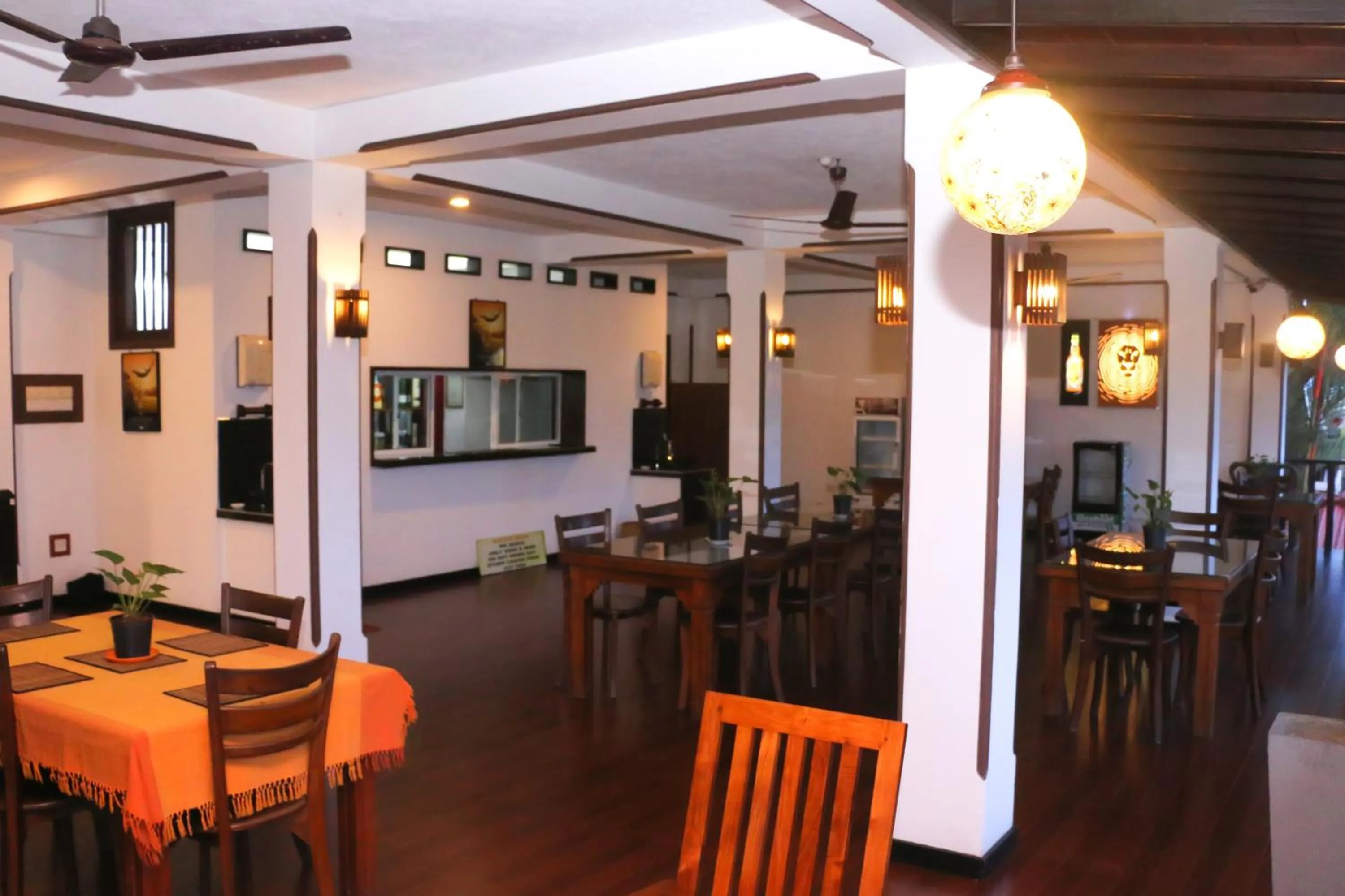 Restaurant/places to eat in Seafood Restaurant and Motel