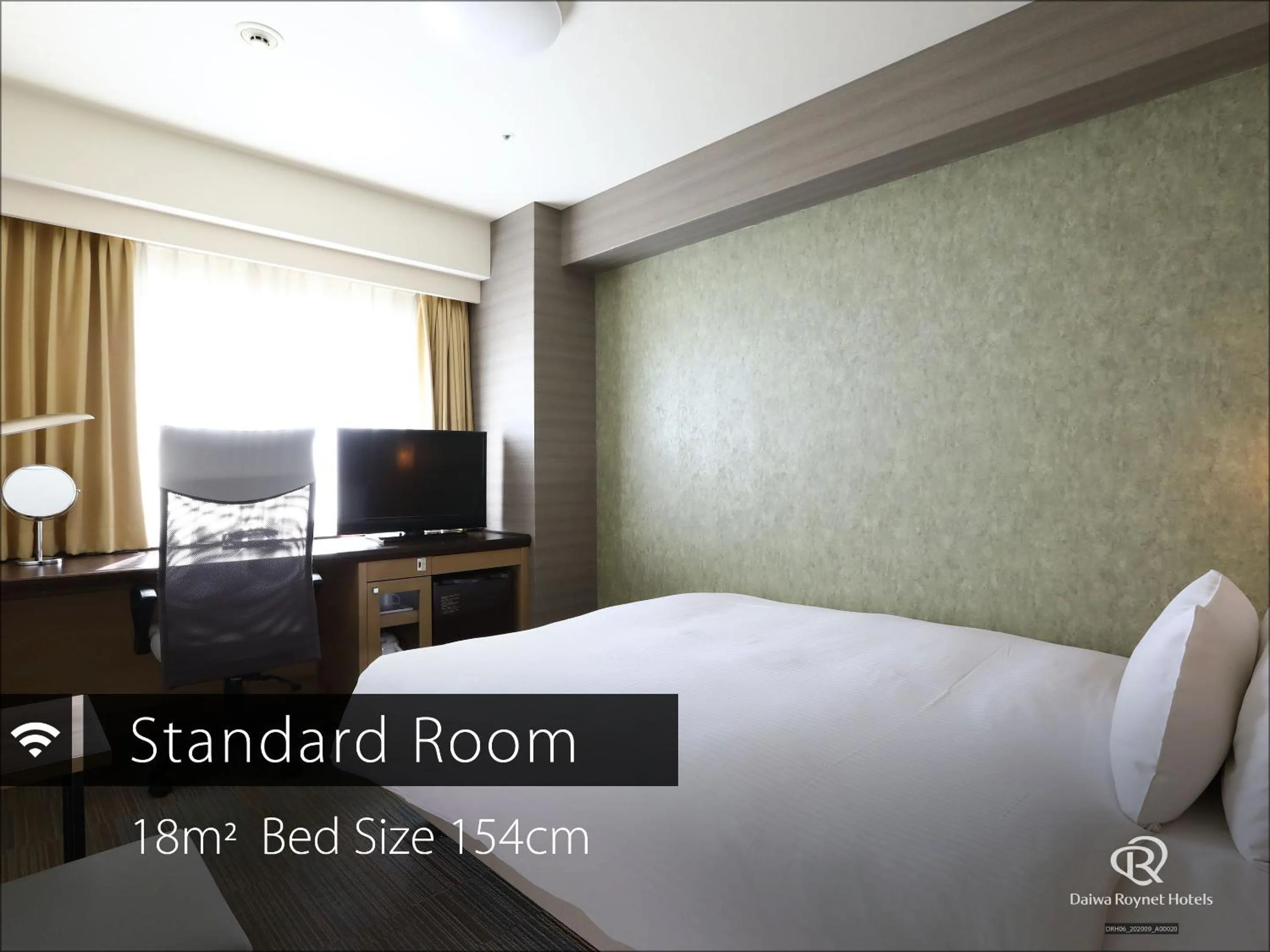 Bed in Daiwa Roynet Hotel Takamatsu