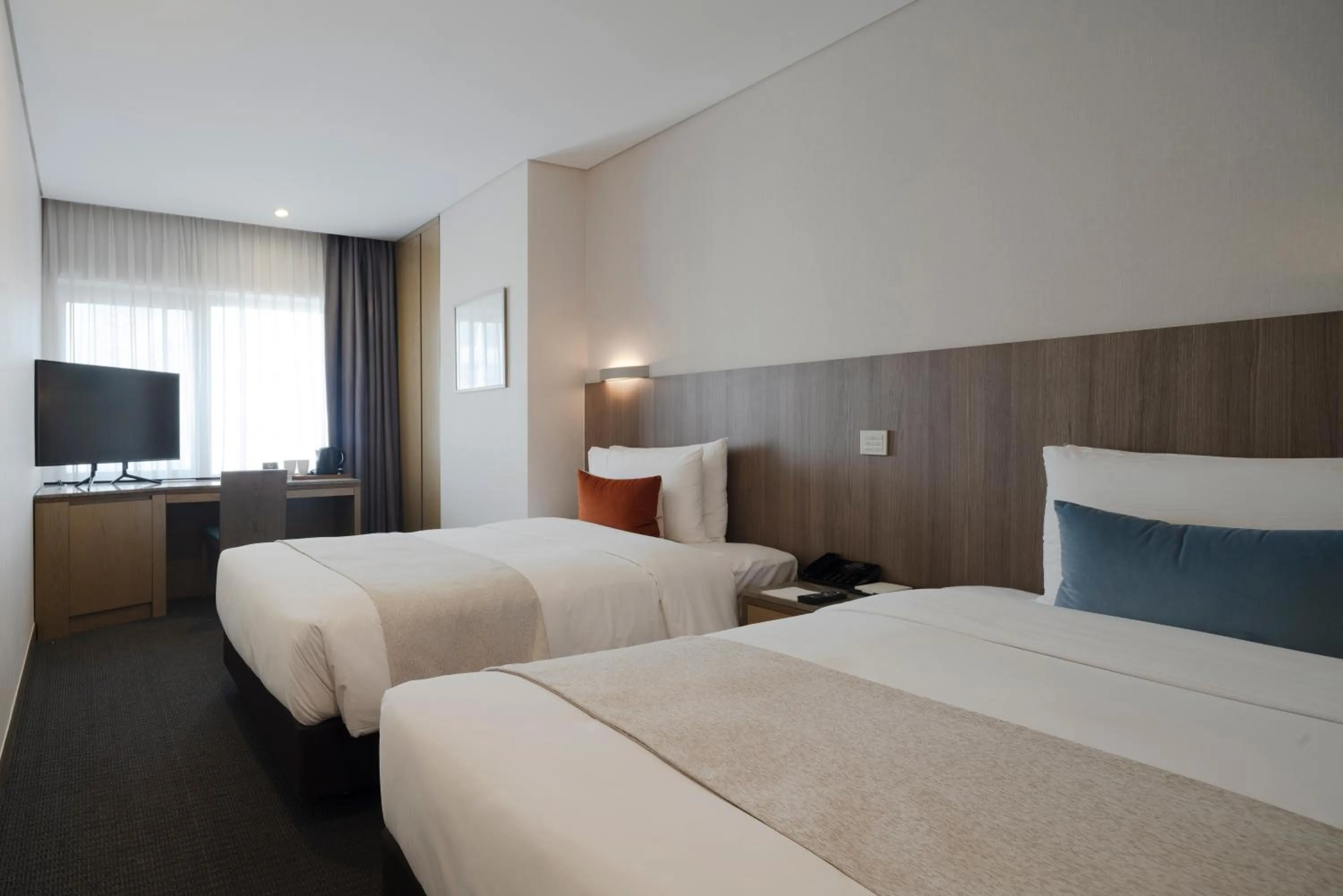 Photo of the whole room, Bed in Amid Hotel Seoul