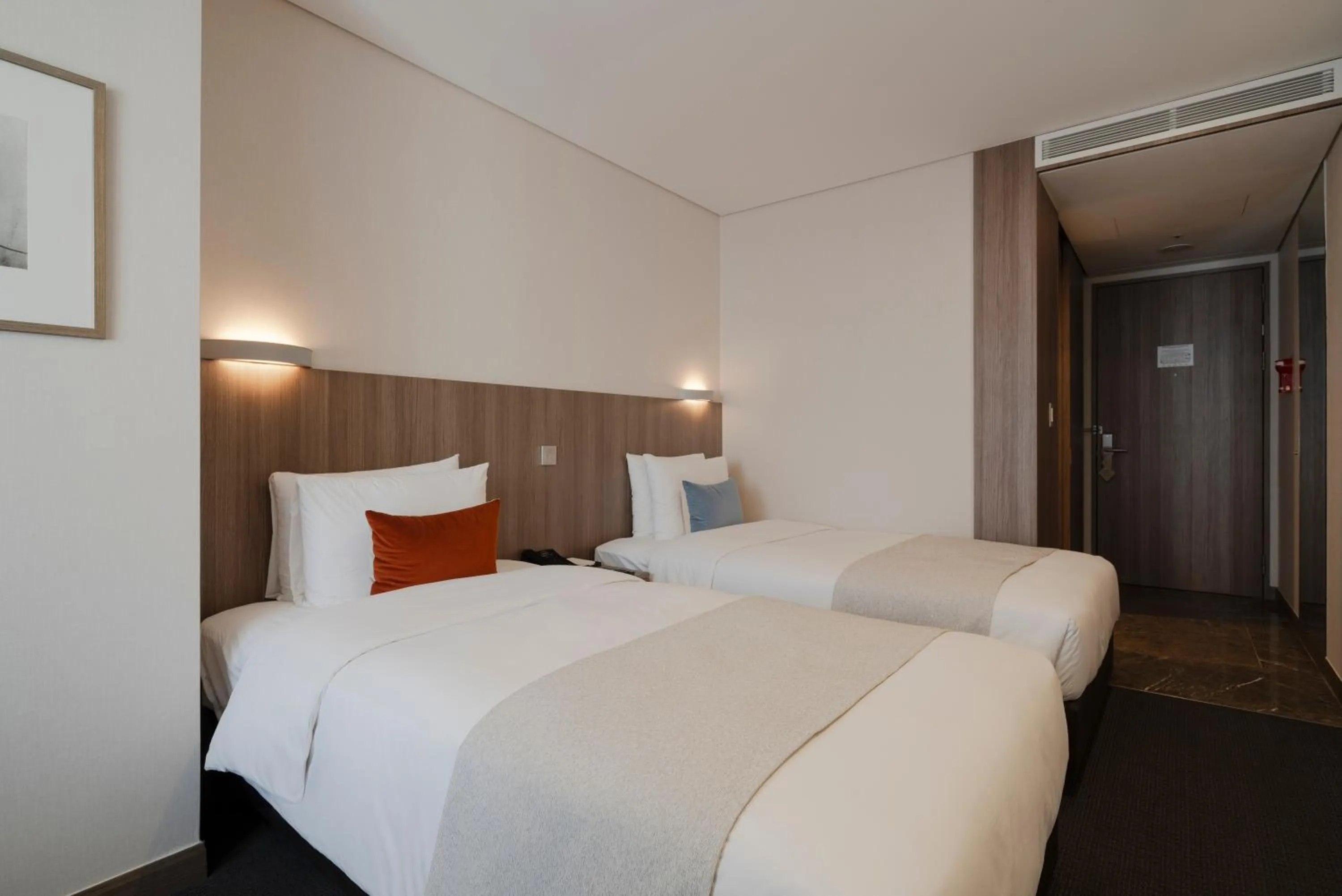 Photo of the whole room, Bed in Amid Hotel Seoul