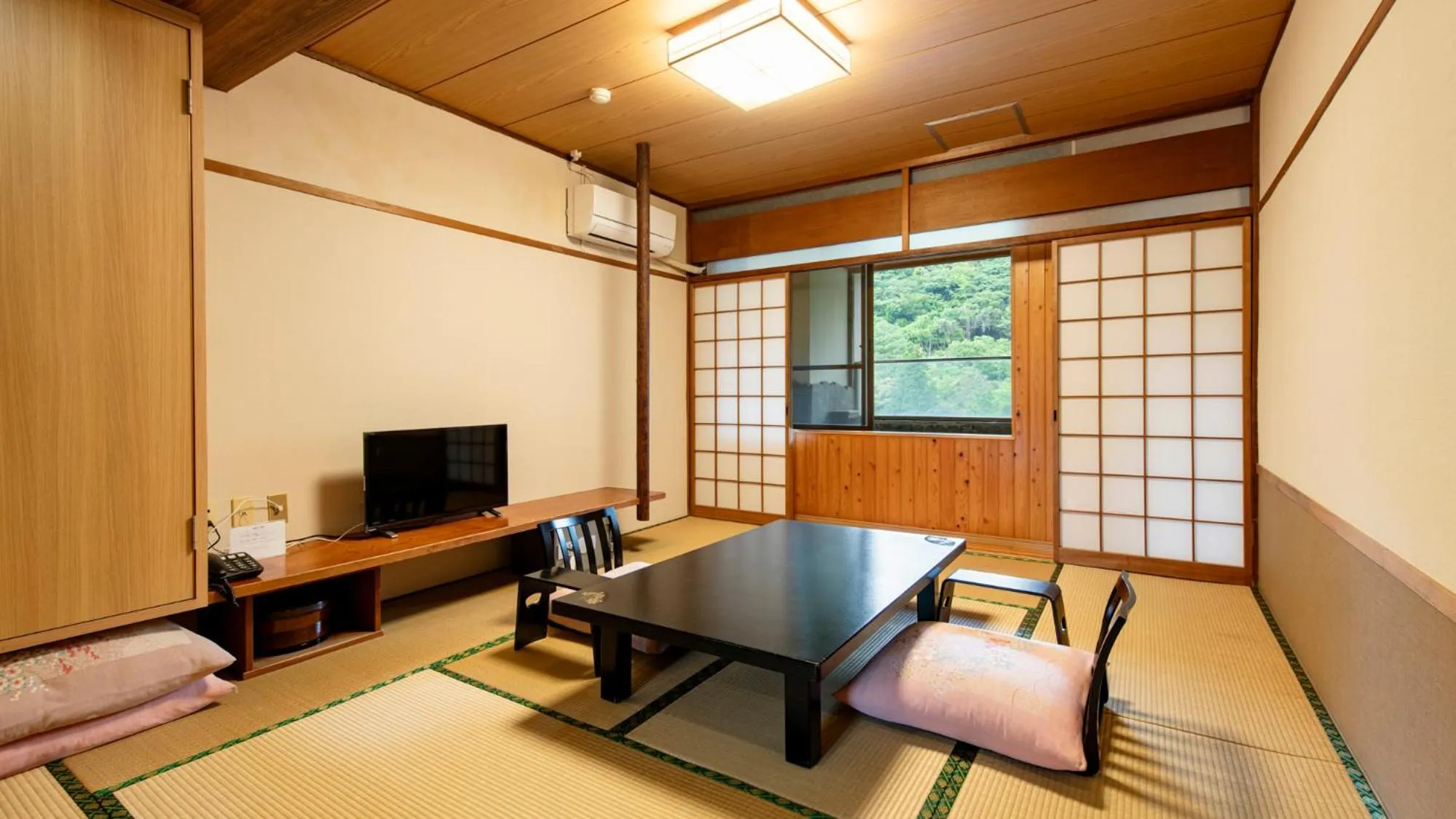 Photo of the whole room in Unzen Iwaki Ryokan