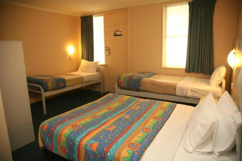 Bed in The Palms Motel- Formerly Flinders Motel