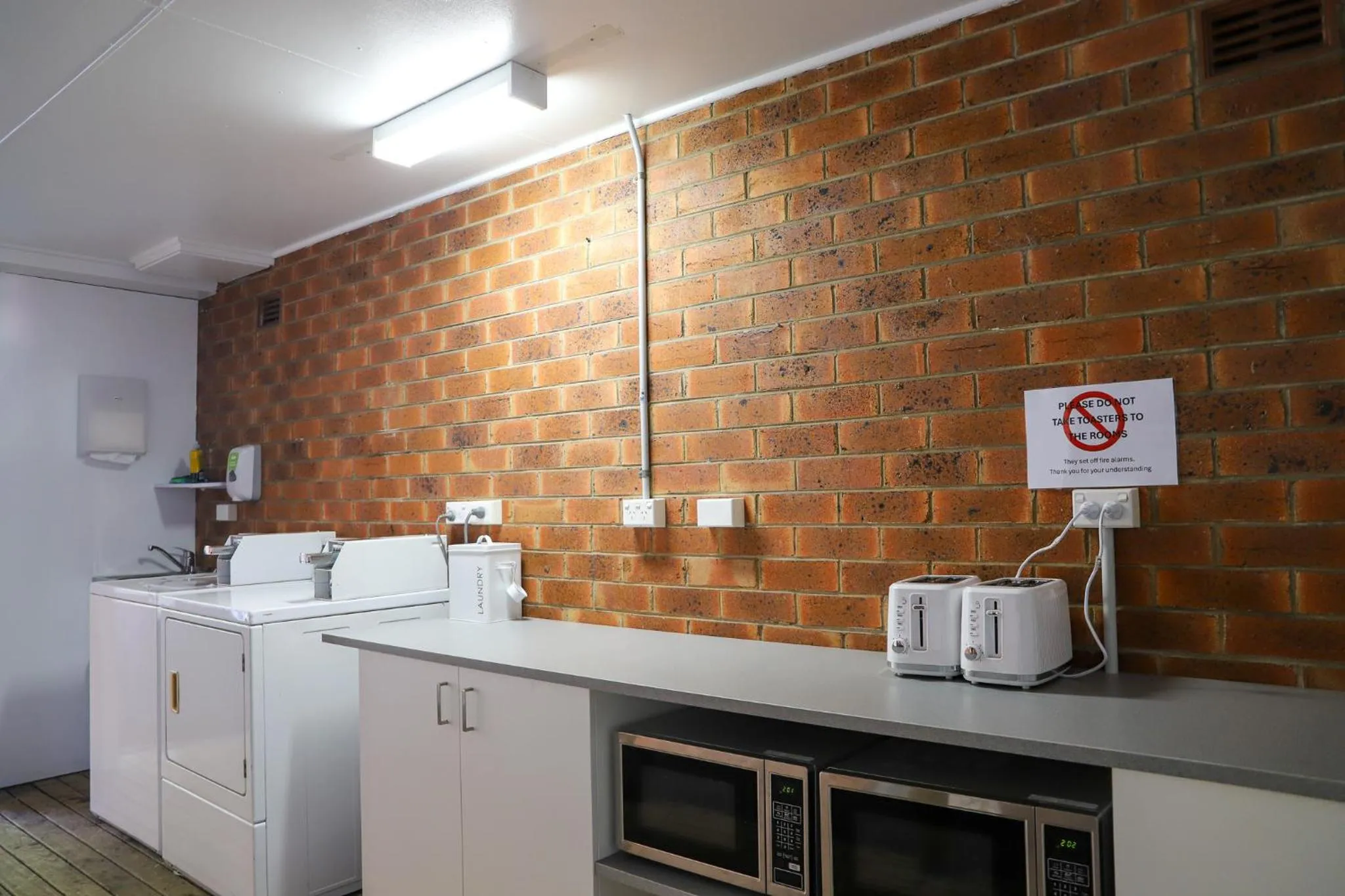 The Palms Motel- Formerly Flinders Motel