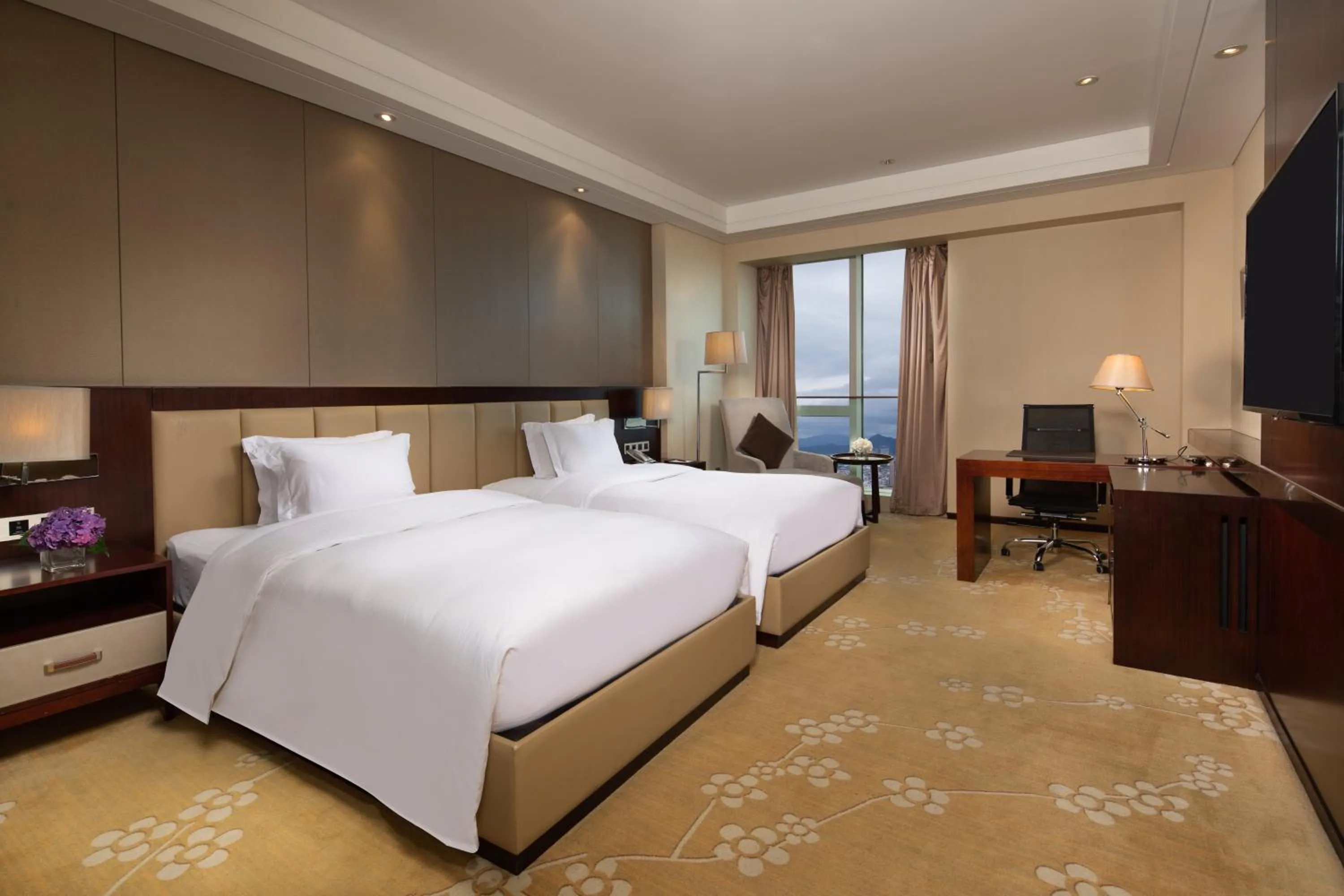 Photo of the whole room in Crowne Plaza Taizhou by IHG