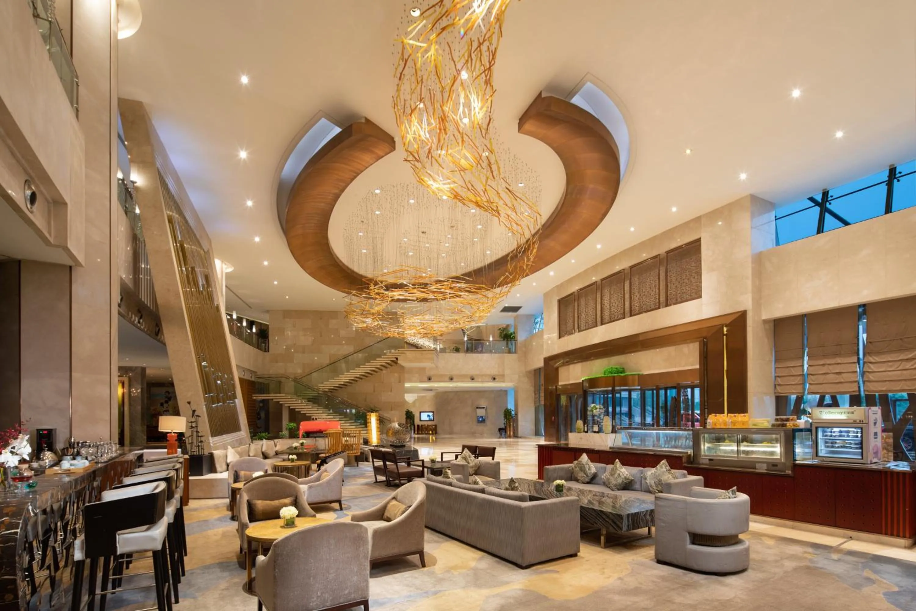 Lounge or bar in Crowne Plaza Taizhou by IHG