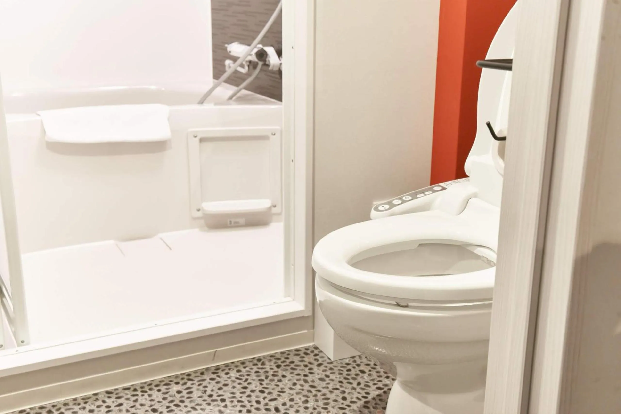 Photo of the whole room in Shinsaibashi House