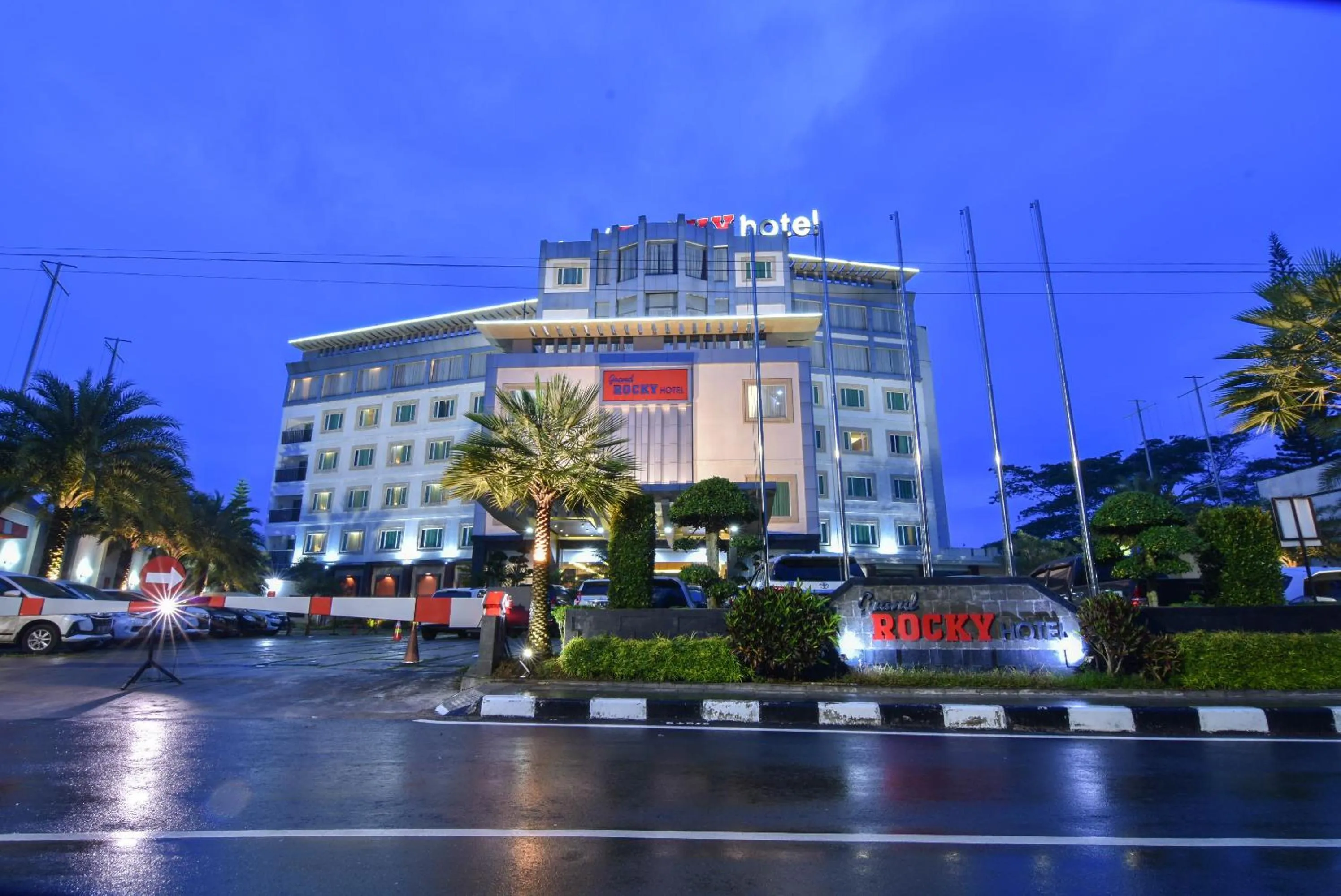 Grand Rocky Hotel Bukittinggi