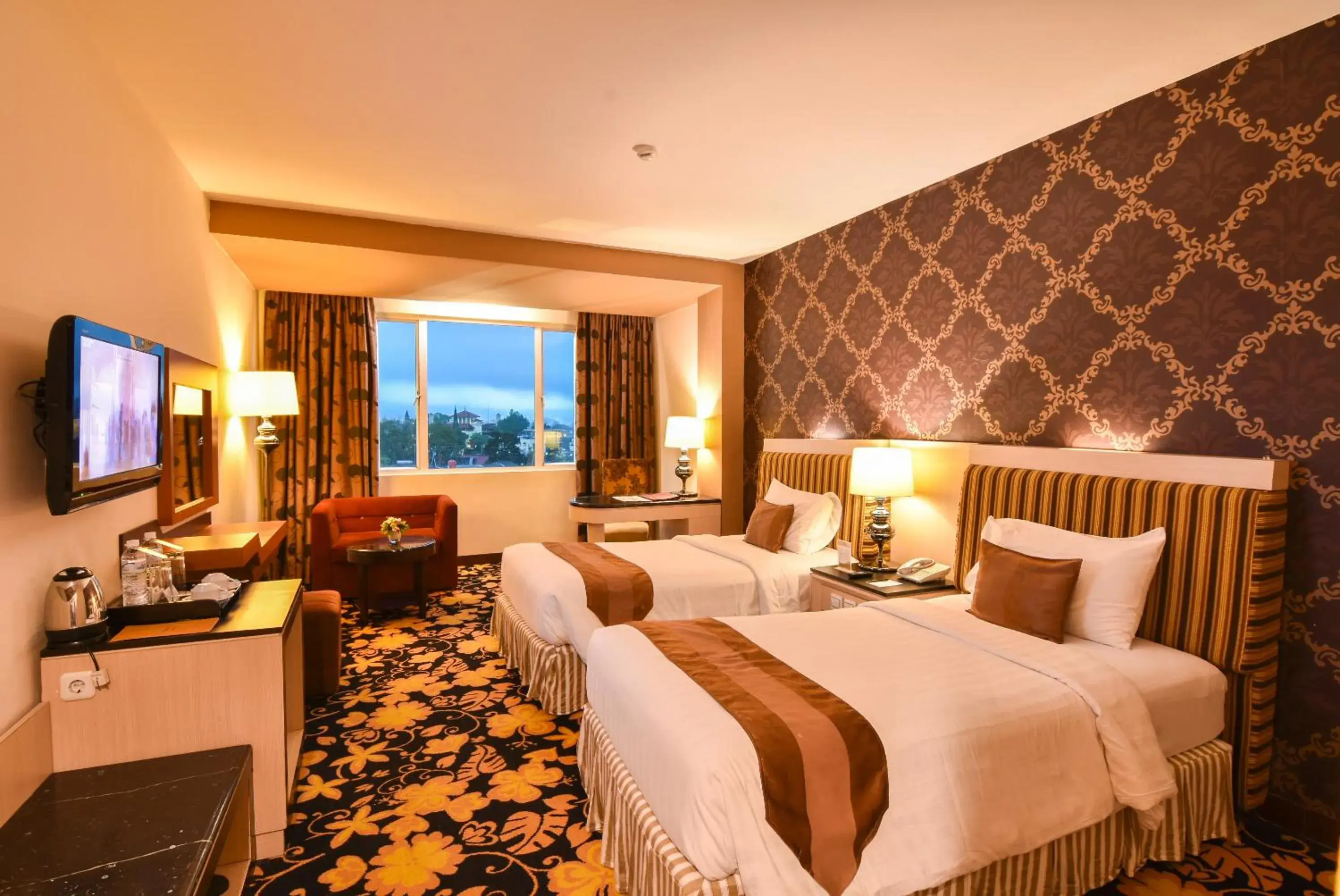 Deluxe Twin Room in Grand Rocky Hotel Bukittinggi Deluxe Twin Room in Grand Rocky Hotel Bukittinggi