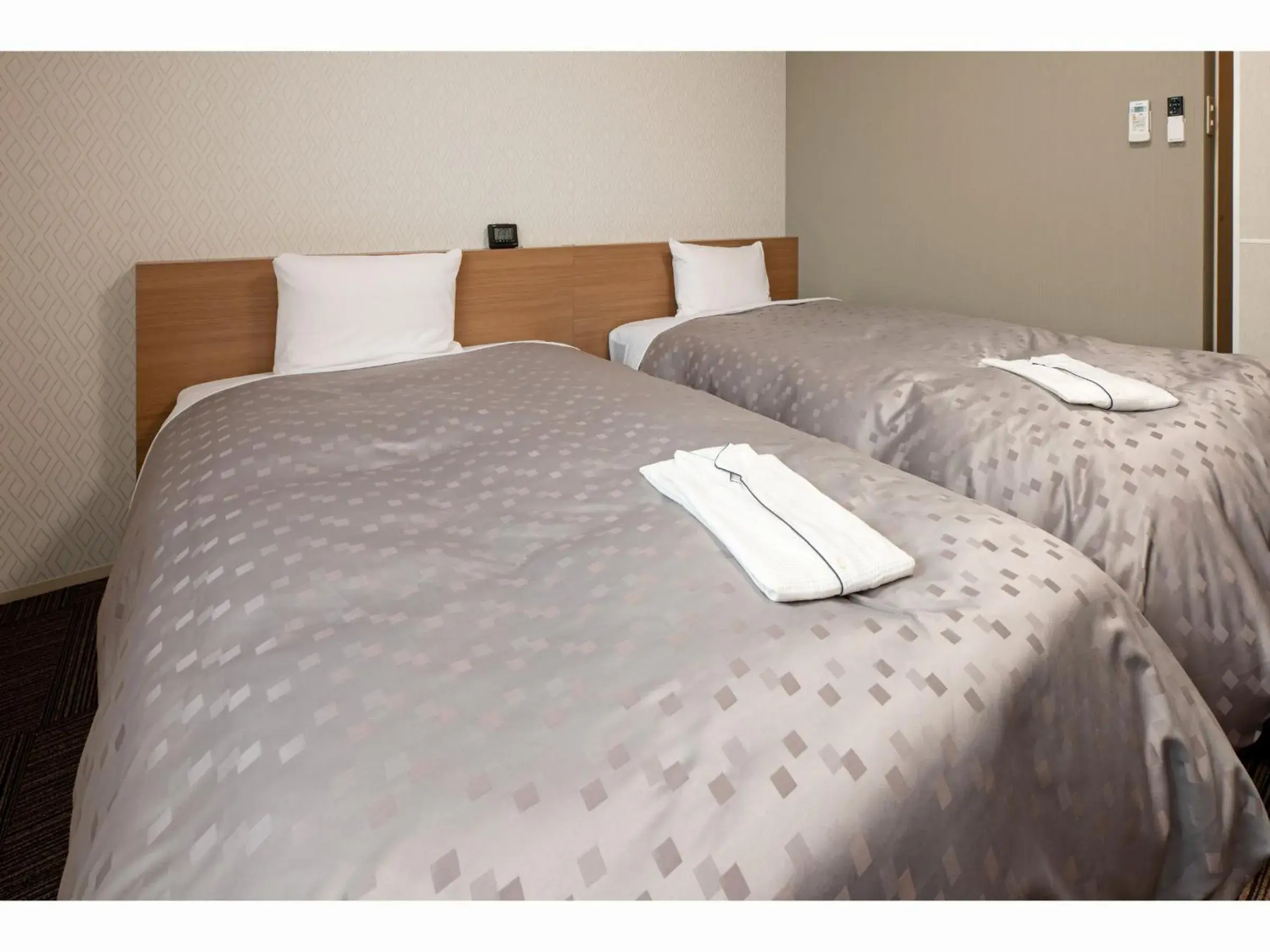 Twin Room - Non-Smoking in Amagasaki Plaza Hotel Hanshin Amagasaki Twin Room - Non-Smoking in Amagasaki Plaza Hotel Hanshin Amagasaki